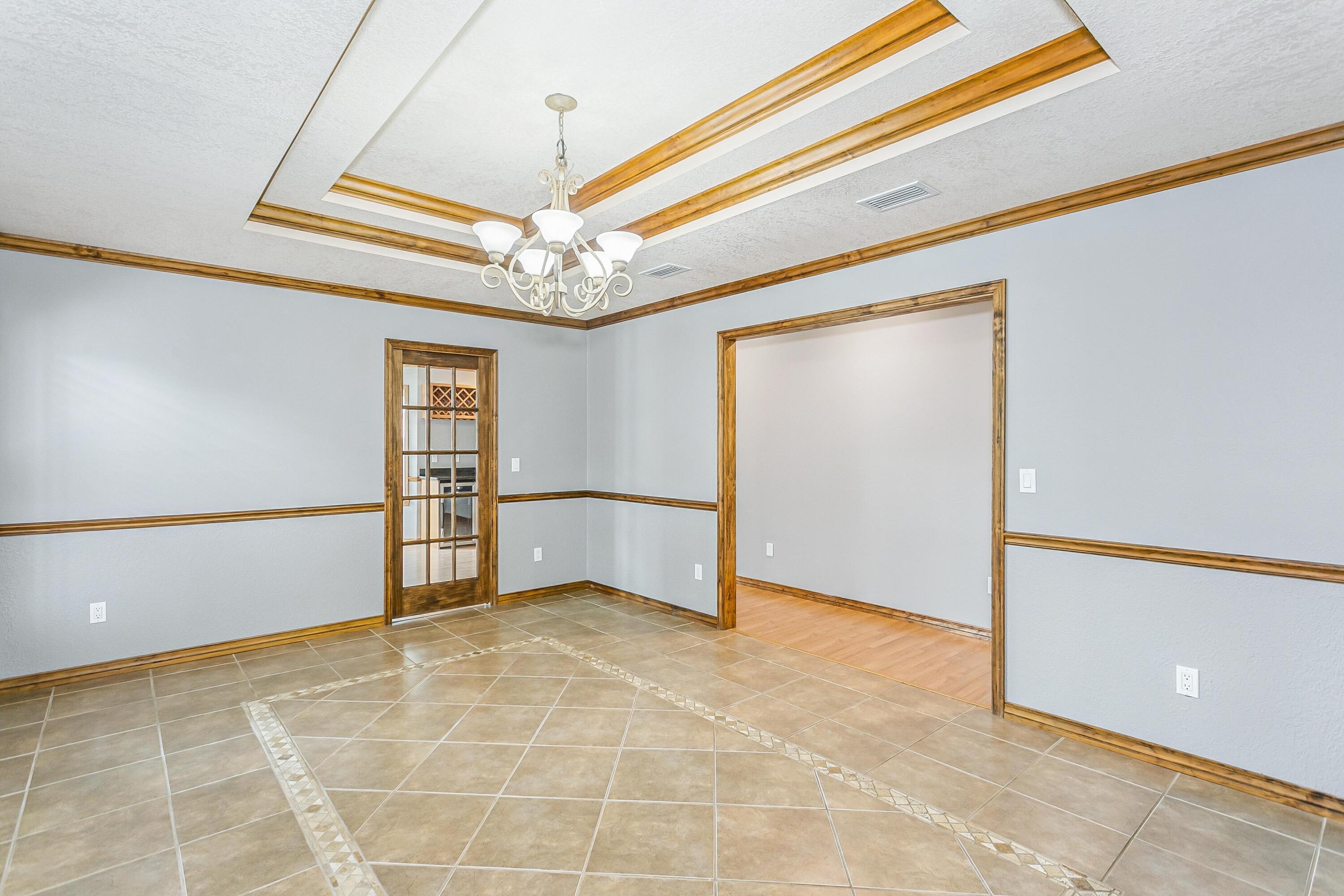 OAKRIDGE MANOR LOT 22 - Residential