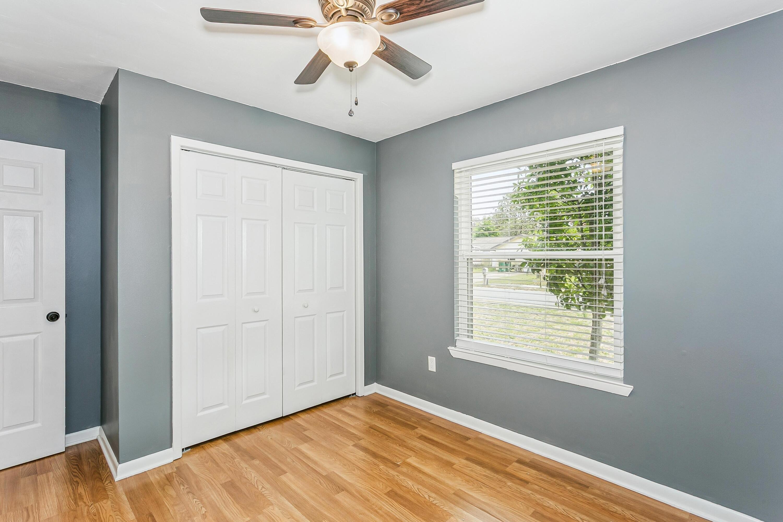 OAKRIDGE MANOR LOT 22 - Residential