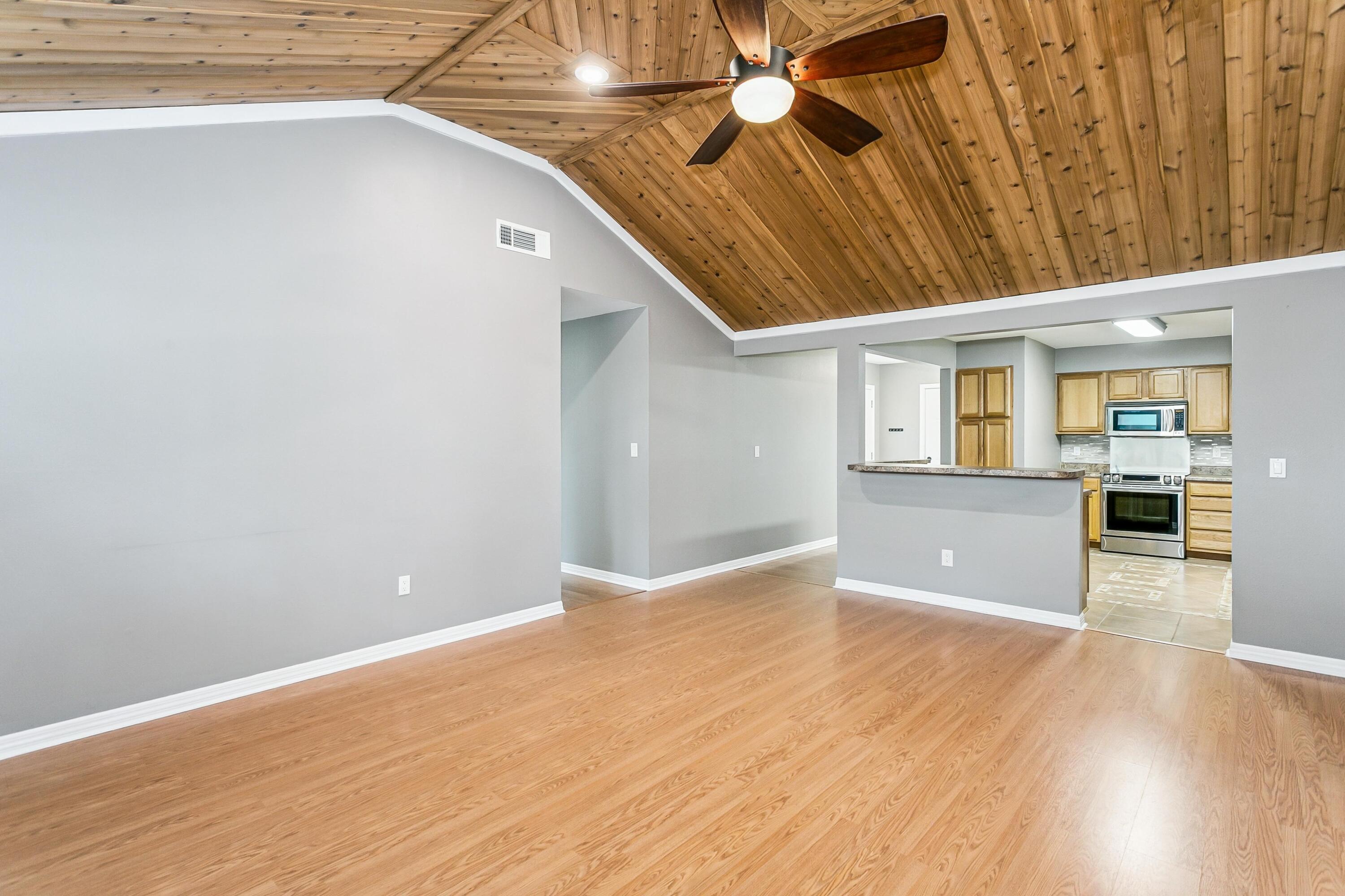 OAKRIDGE MANOR LOT 22 - Residential