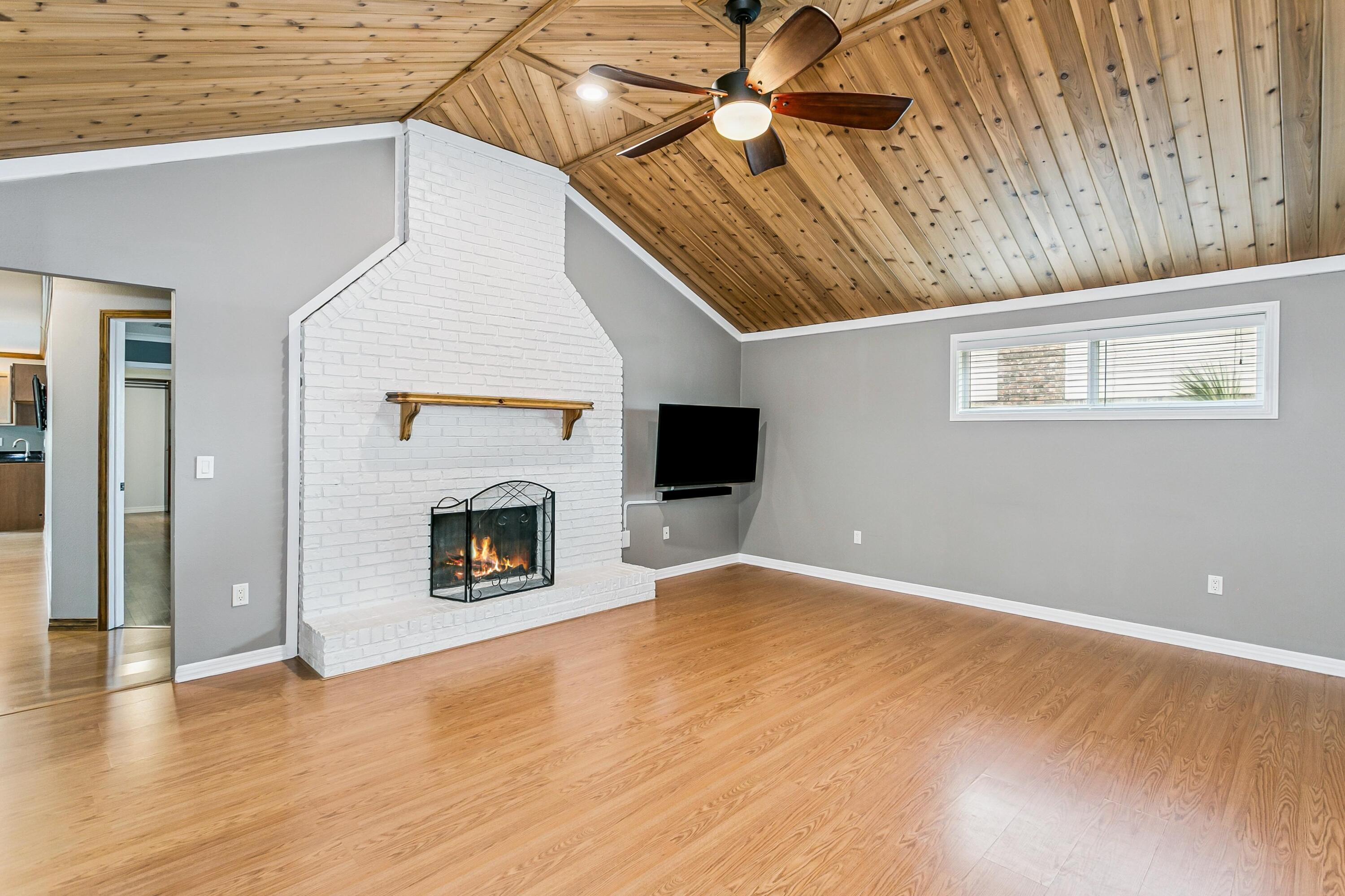 OAKRIDGE MANOR LOT 22 - Residential