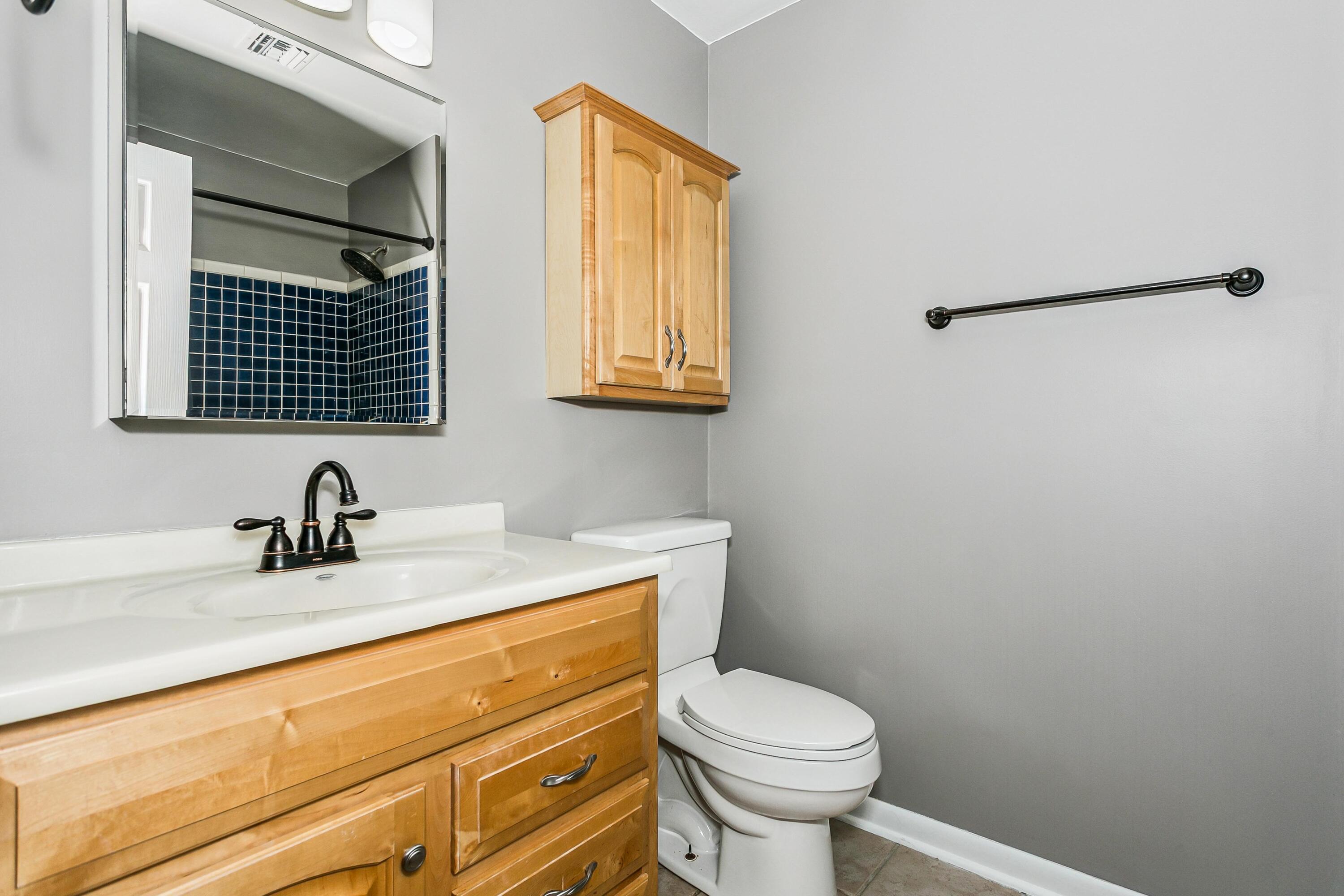 OAKRIDGE MANOR LOT 22 - Residential