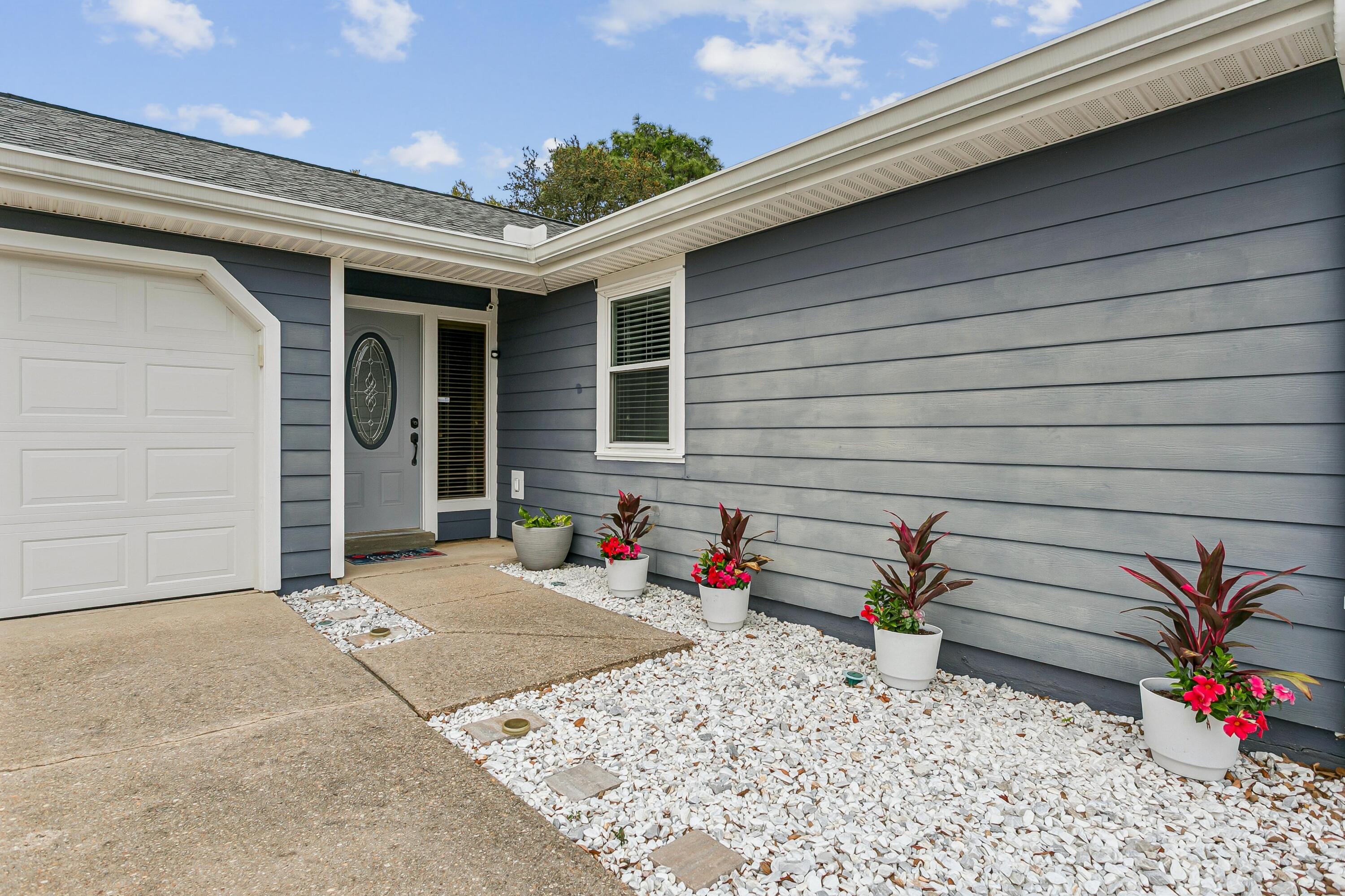 OAKRIDGE MANOR LOT 22 - Residential