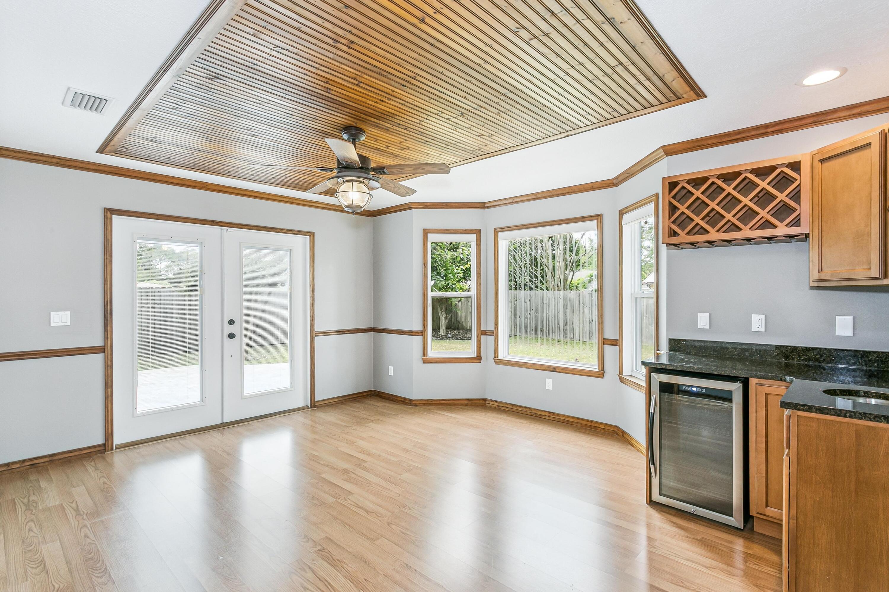 OAKRIDGE MANOR LOT 22 - Residential