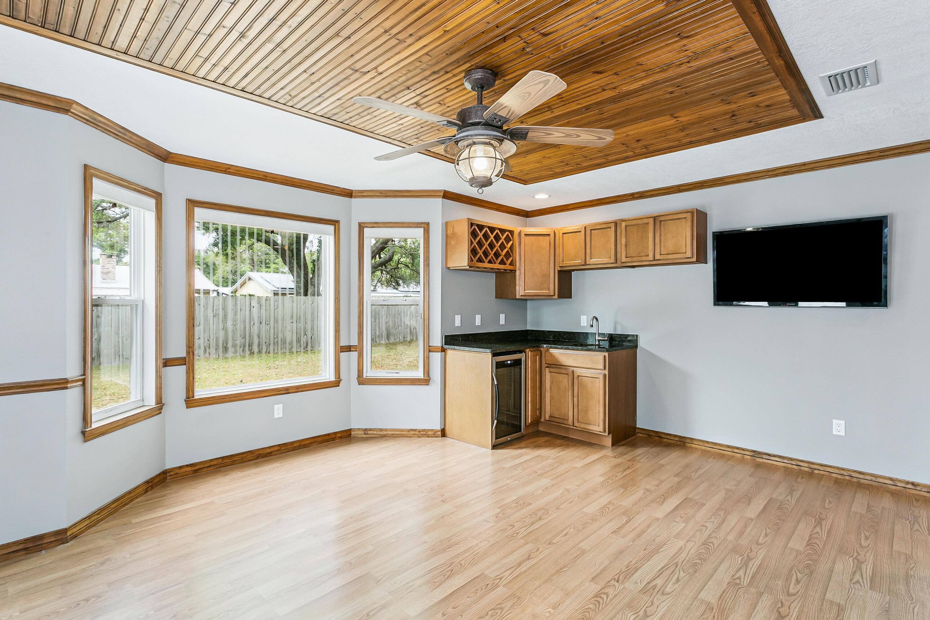 OAKRIDGE MANOR LOT 22 - Residential