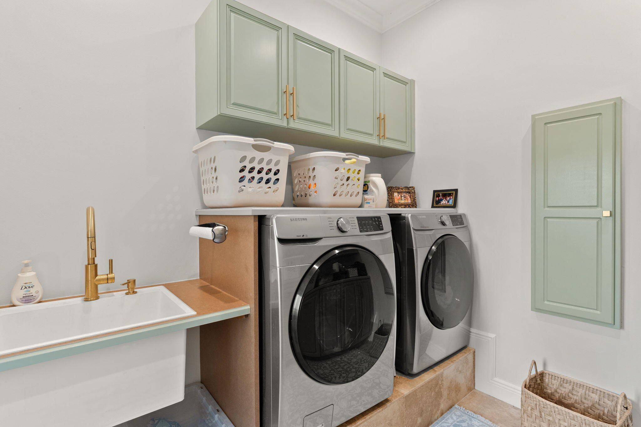 BURNT PINE - Residential