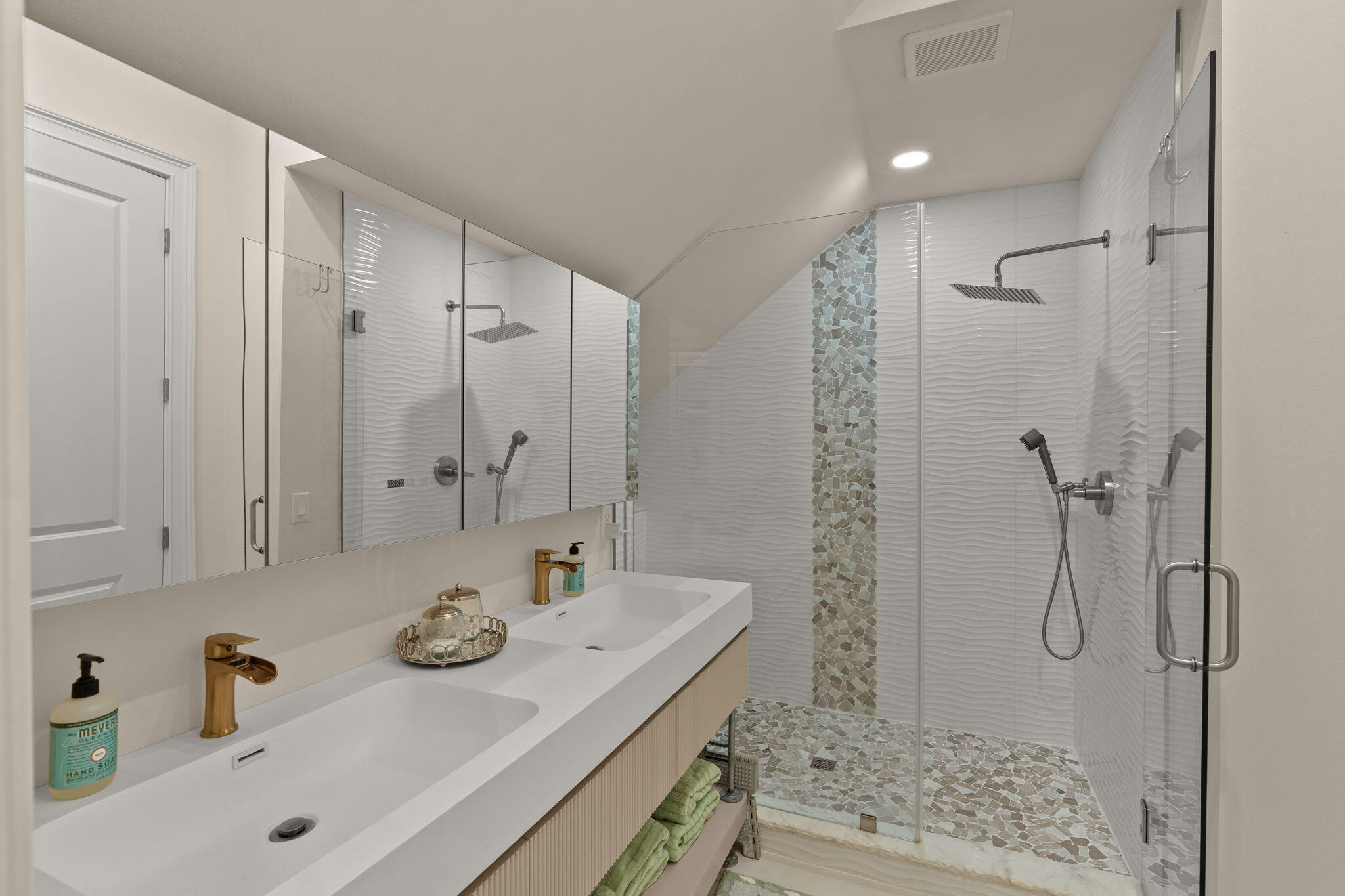 BURNT PINE - Residential