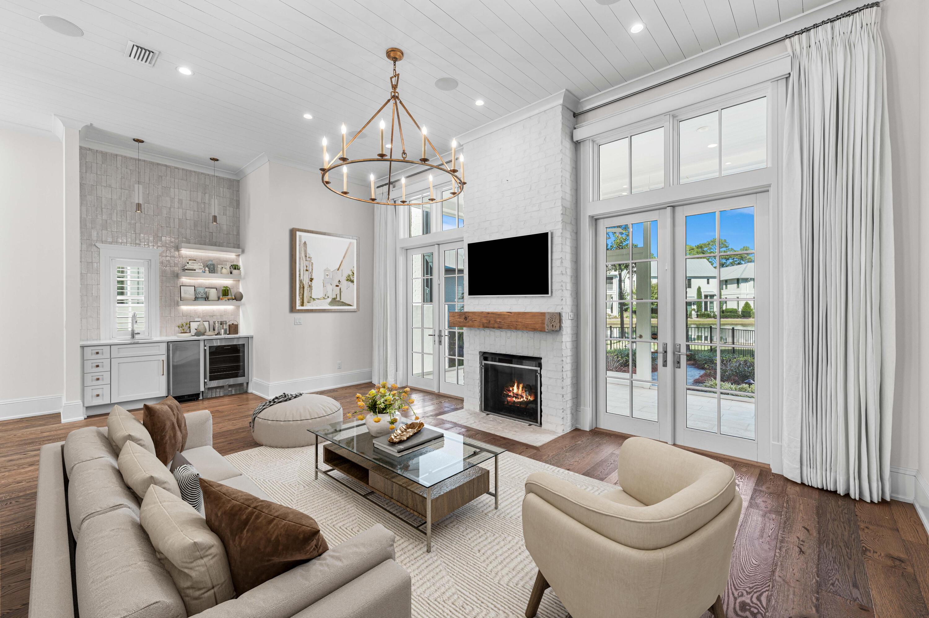 CHURCHILL OAKS - Residential