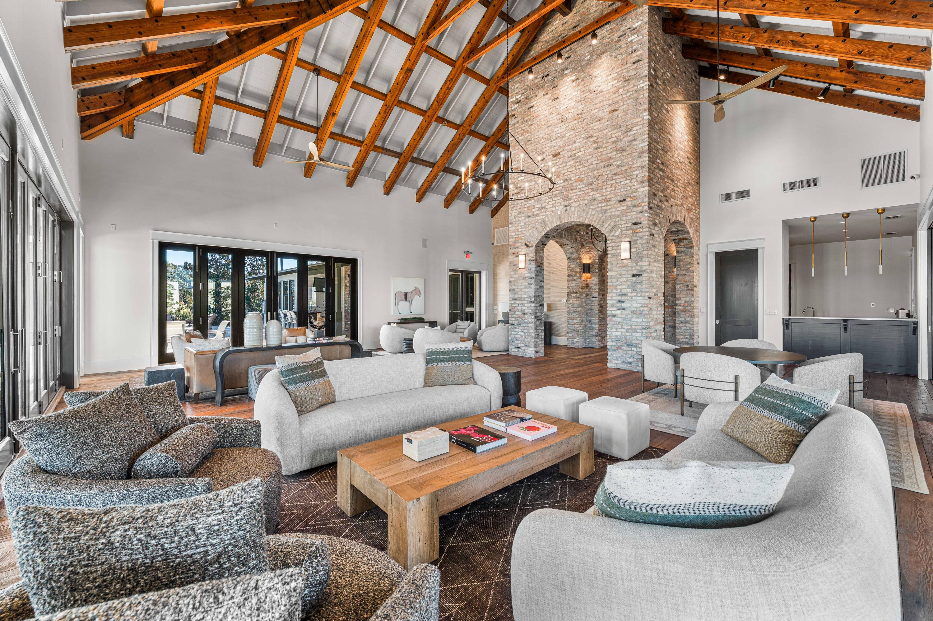 CHURCHILL OAKS - Residential