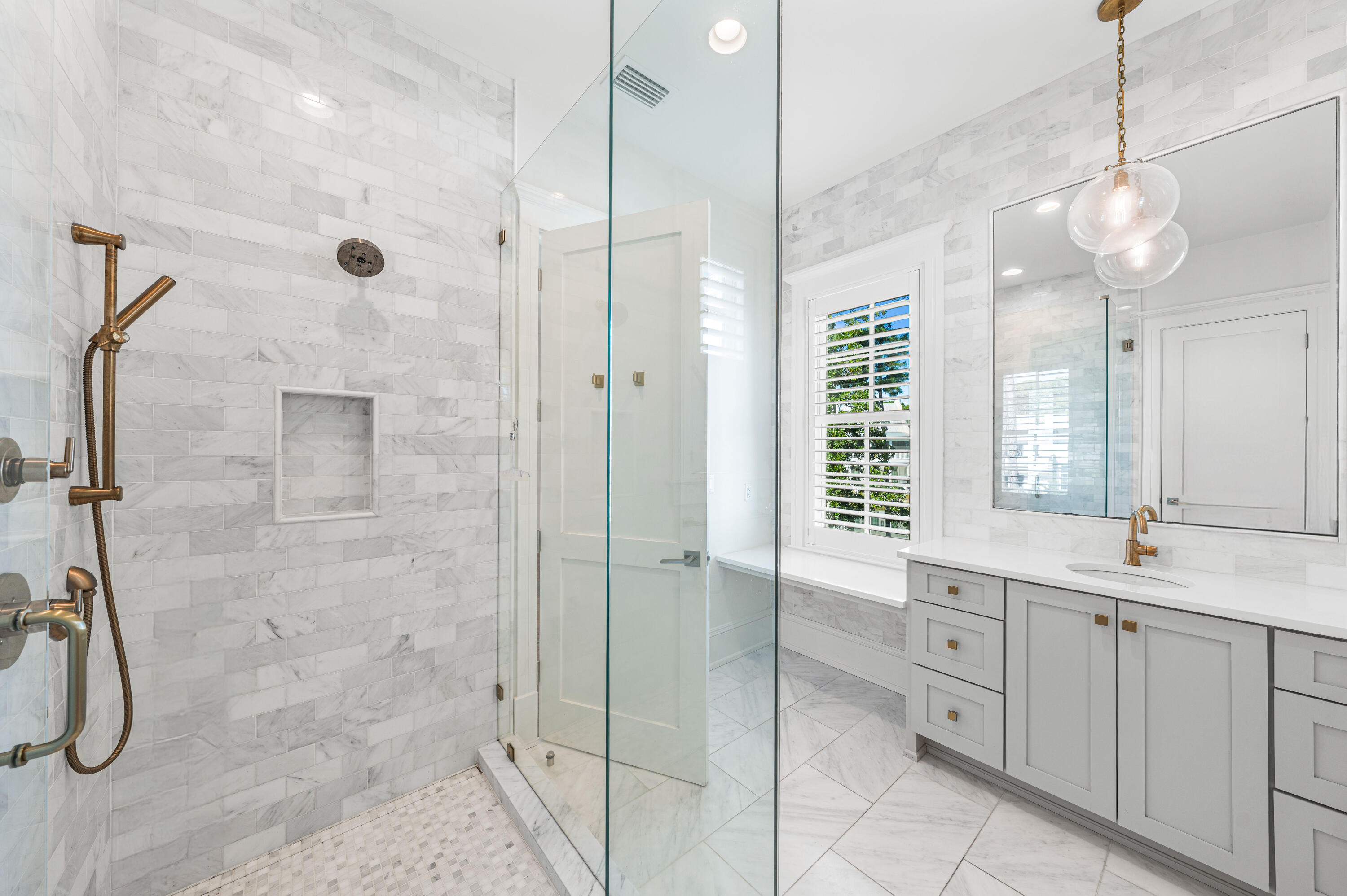 CHURCHILL OAKS - Residential