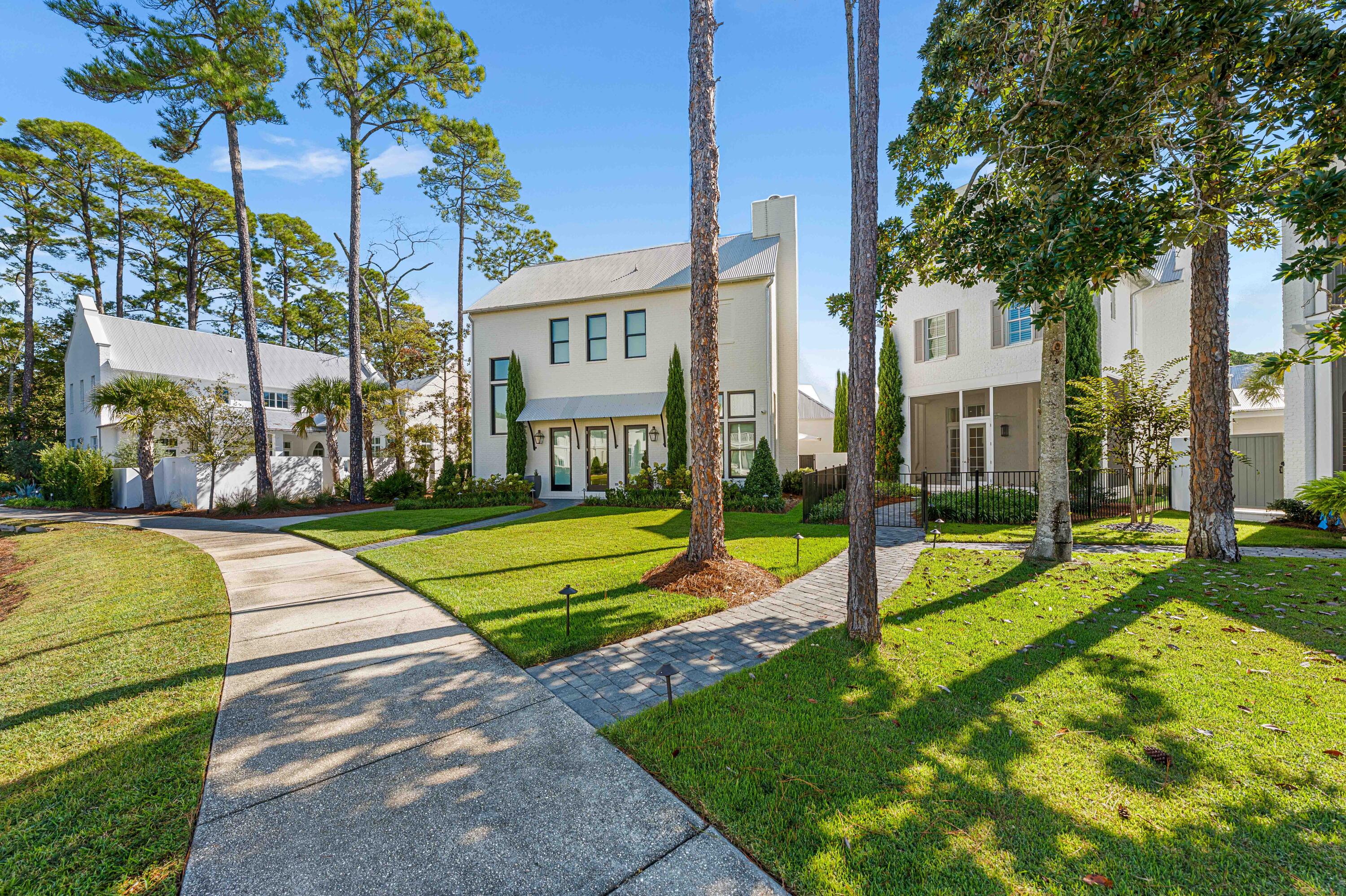 CHURCHILL OAKS - Residential