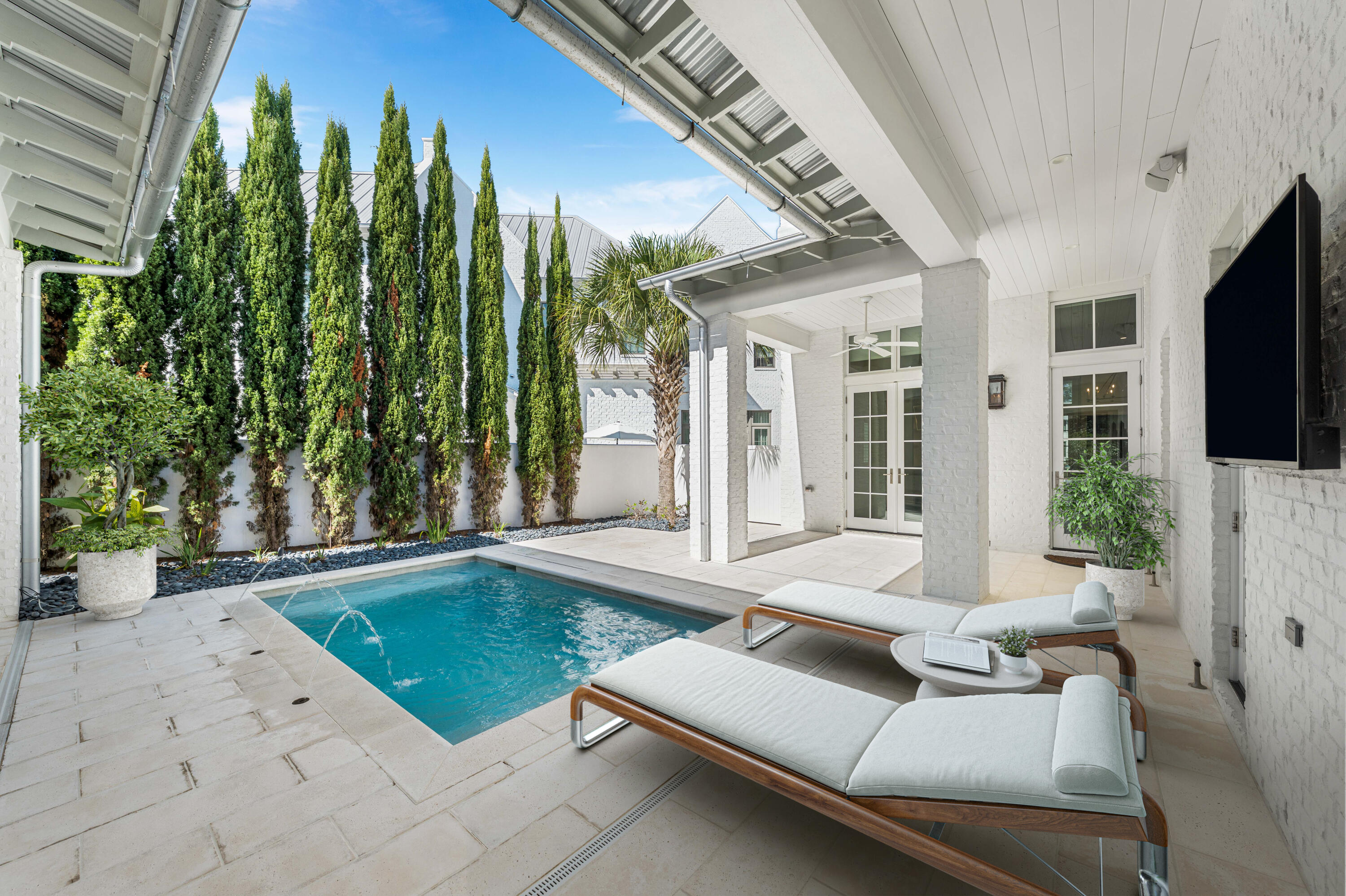 CHURCHILL OAKS - Residential