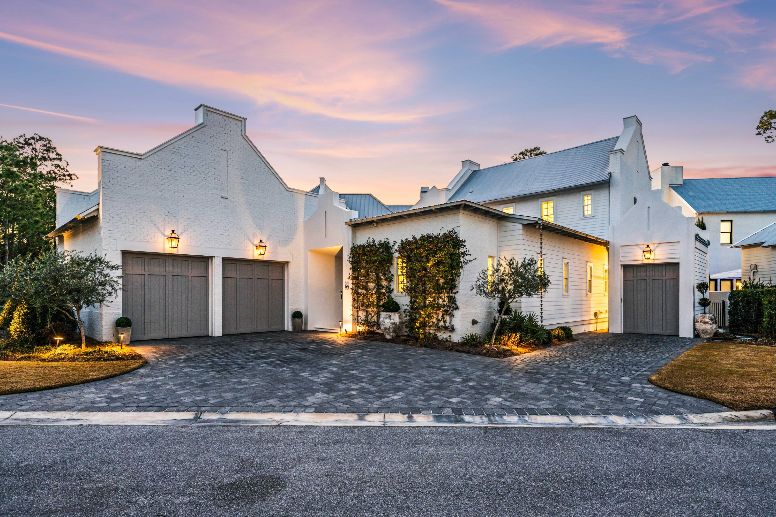 CHURCHILL OAKS - Residential