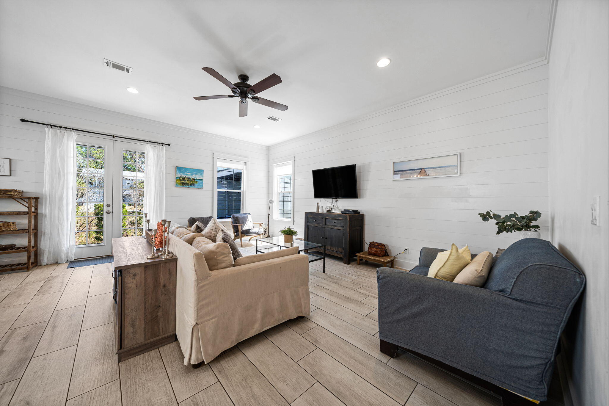 FRANGISTA BEACH 3RD ADDN - Residential