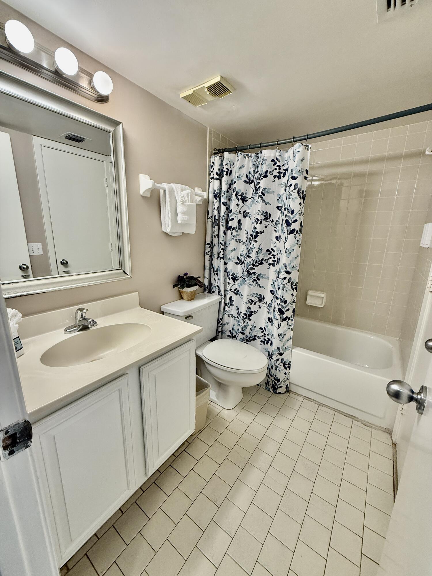 MAINSAIL CONDO PH 4 - Residential