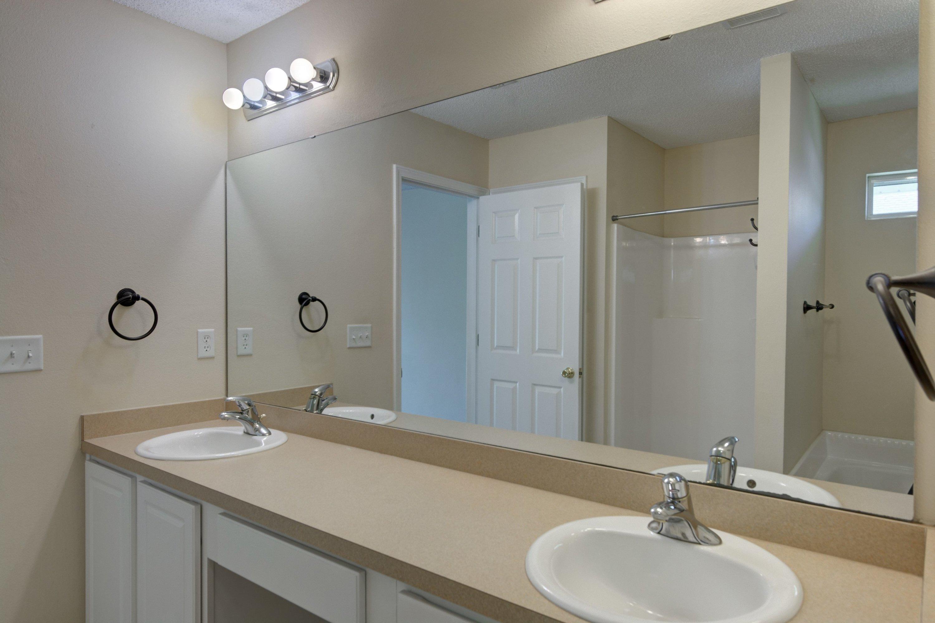 KELLIE'S WAY - Residential