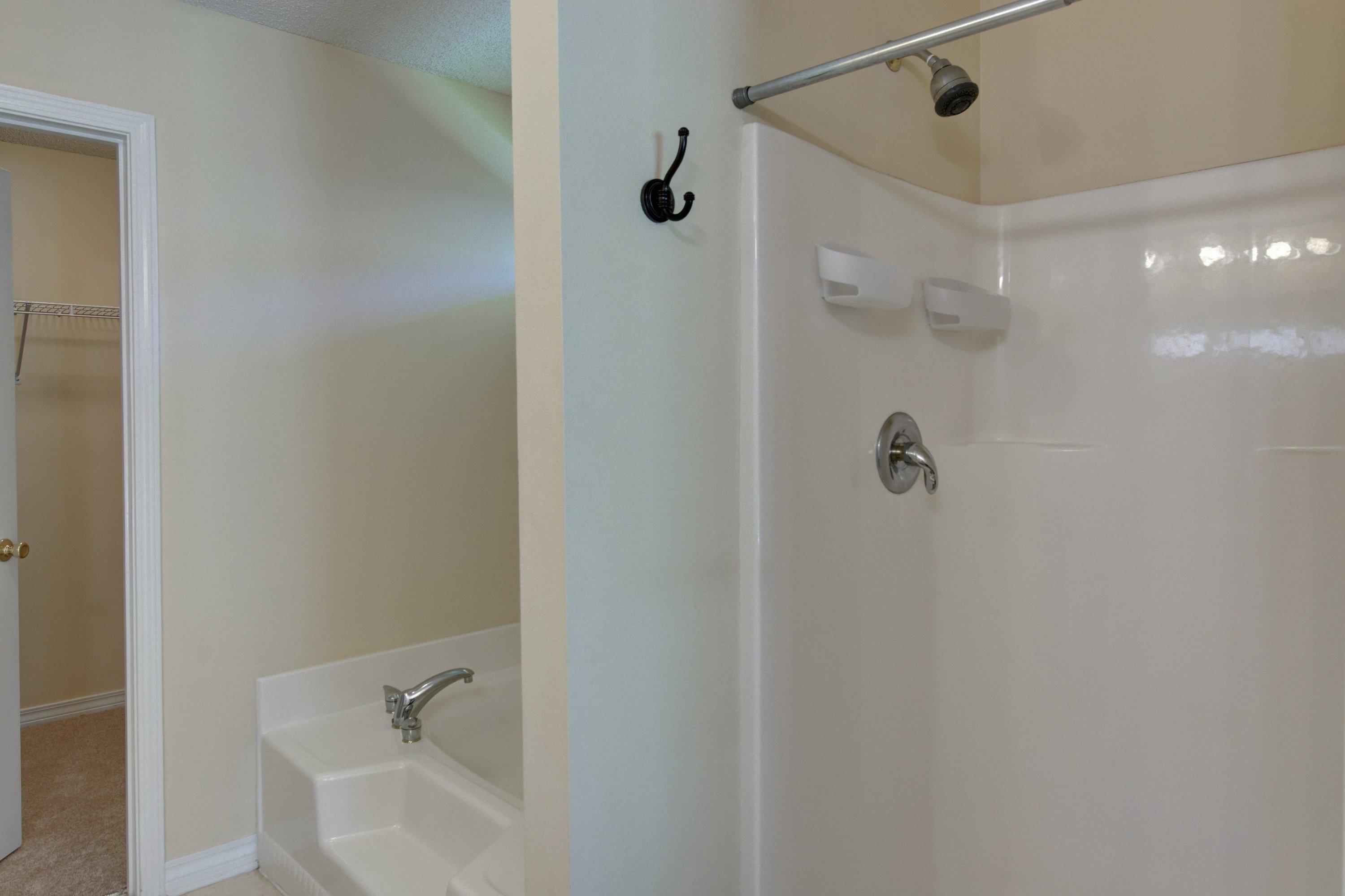 KELLIE'S WAY - Residential