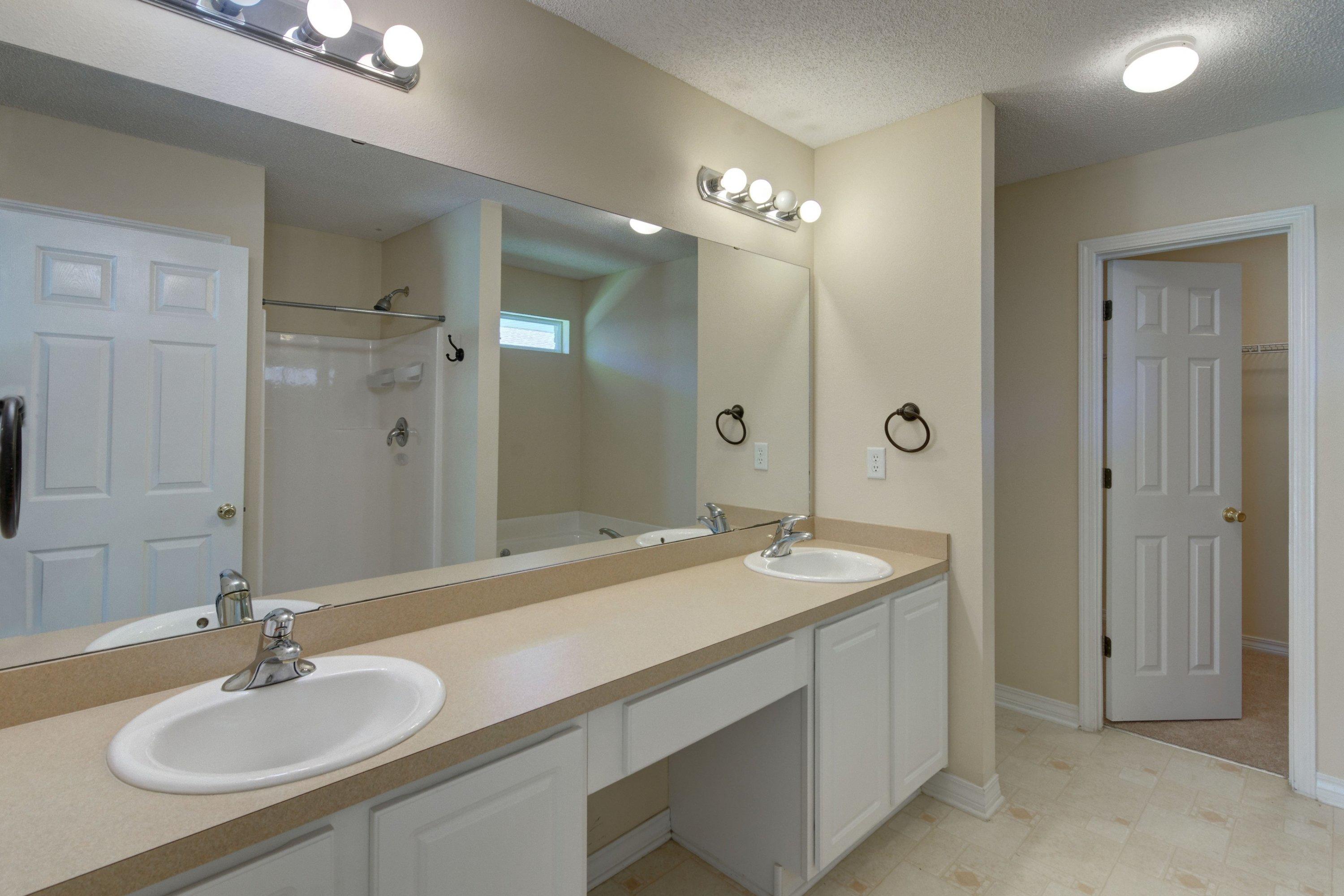 KELLIE'S WAY - Residential