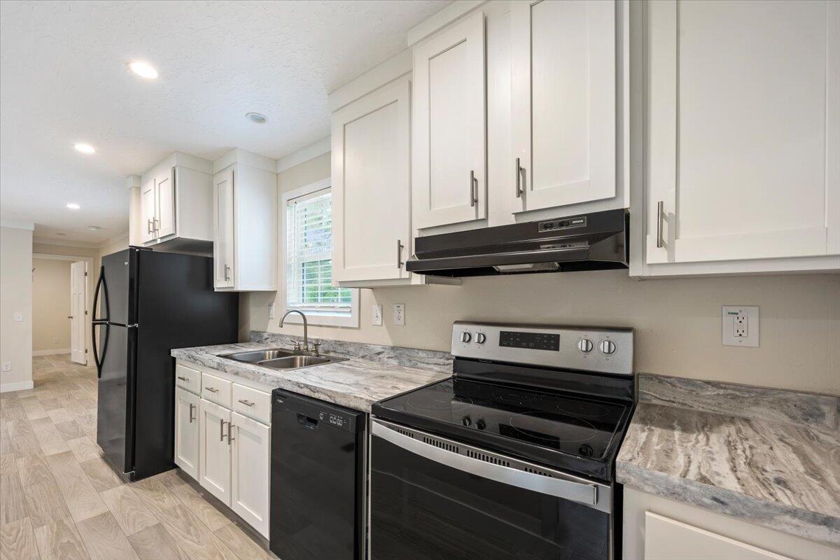 OAKWOOD HILLS UNIT 1 - Residential