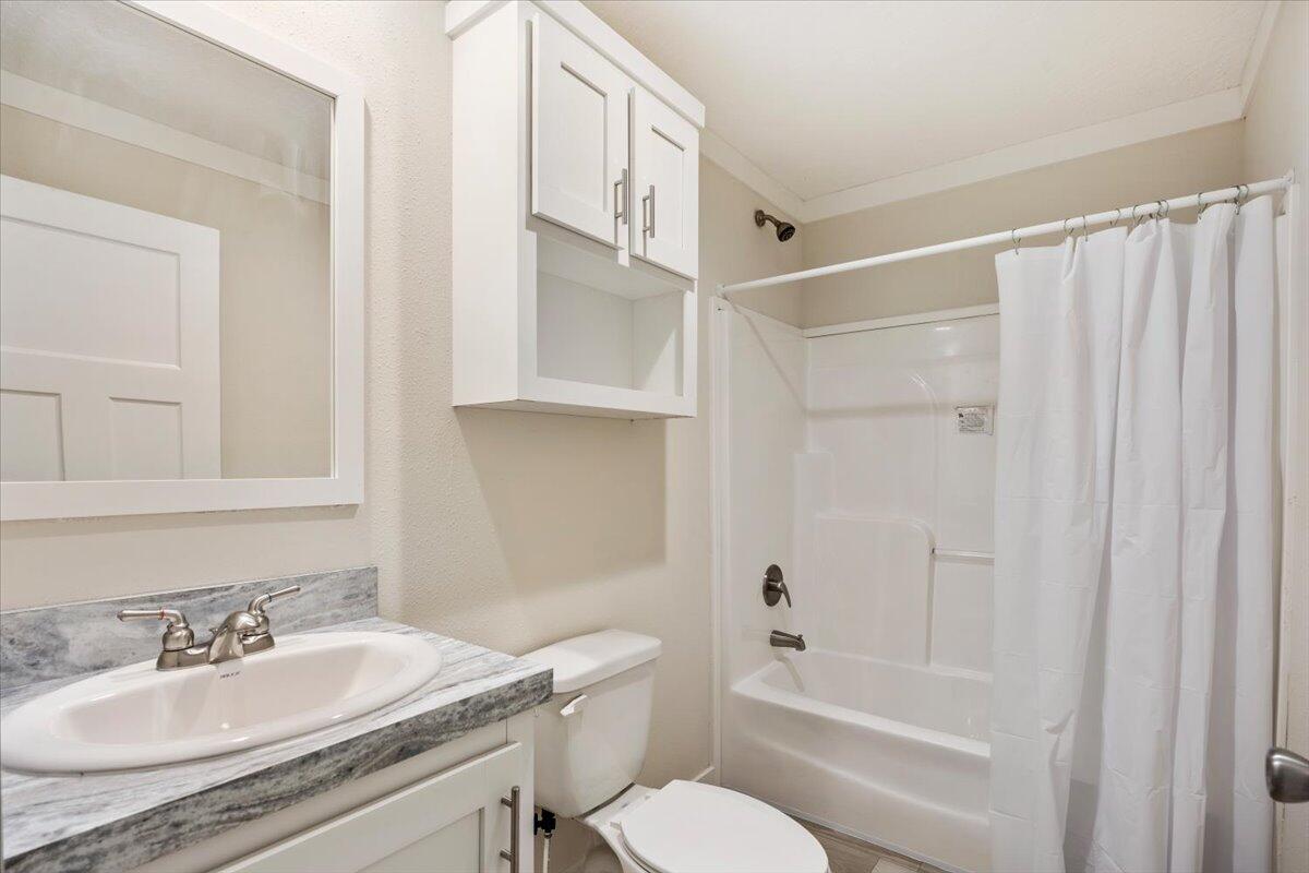 OAKWOOD HILLS UNIT 1 - Residential