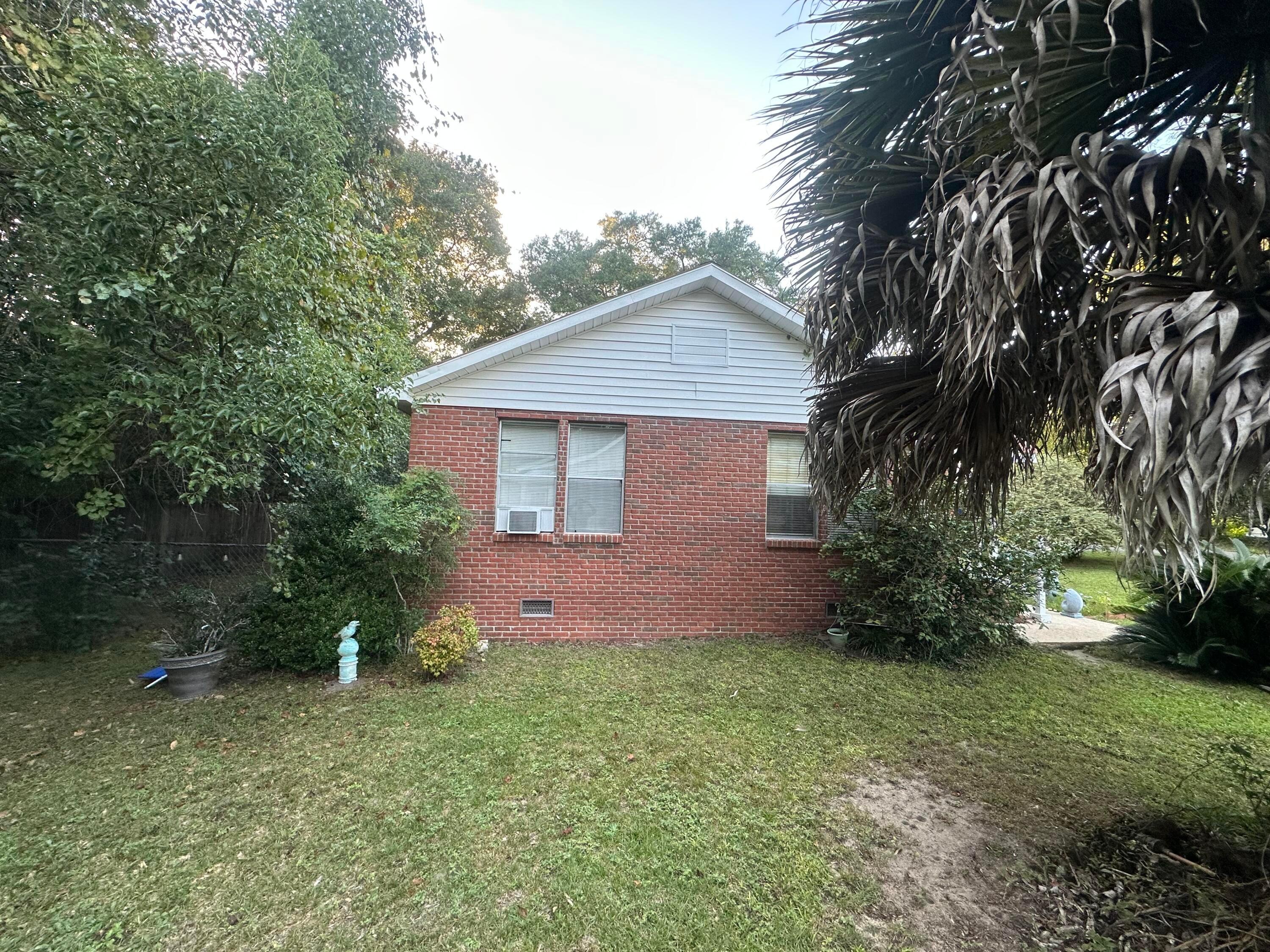 52 E Orange Avenue