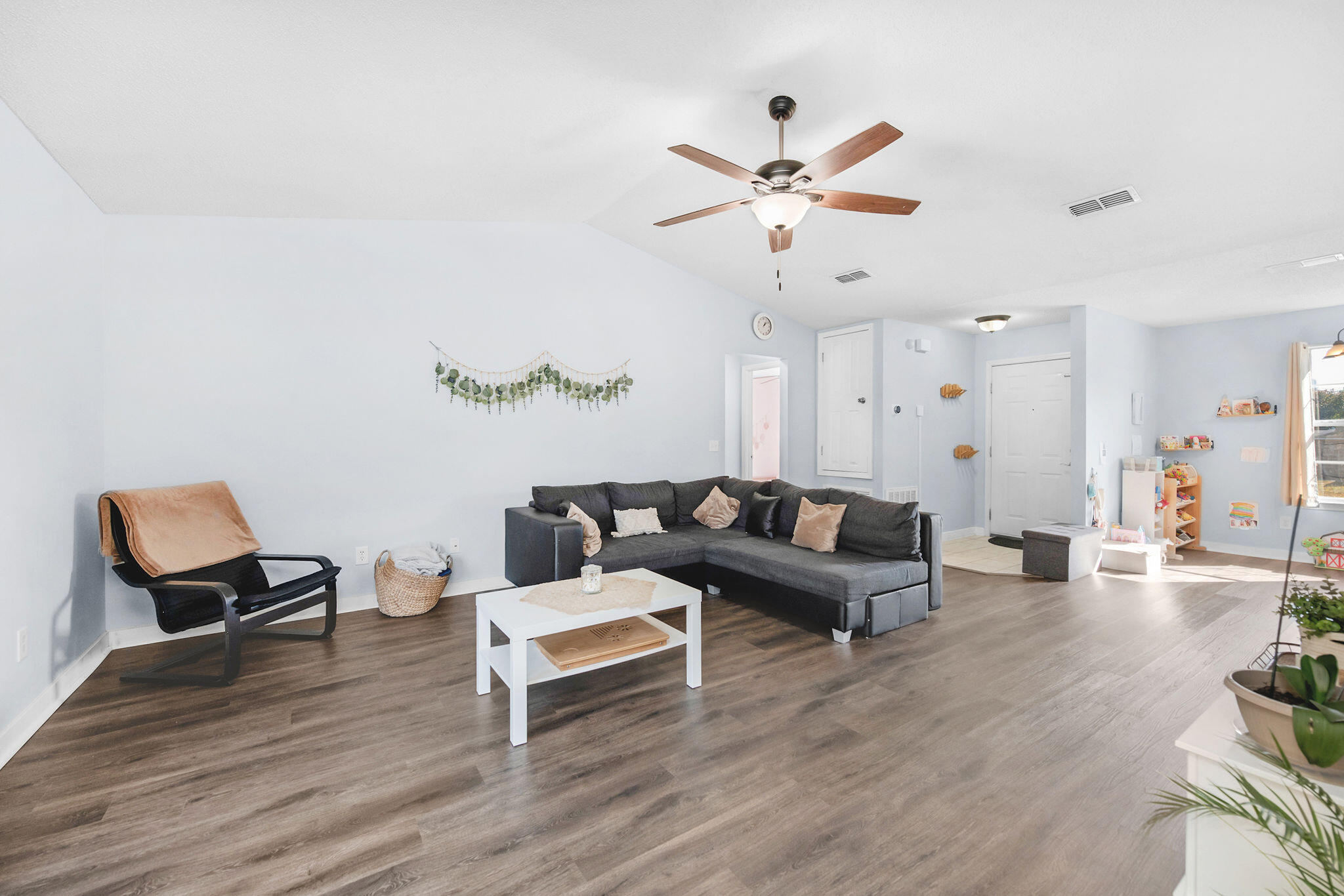 COUNTRYVIEW ESTATES 10TH ADDN - Residential