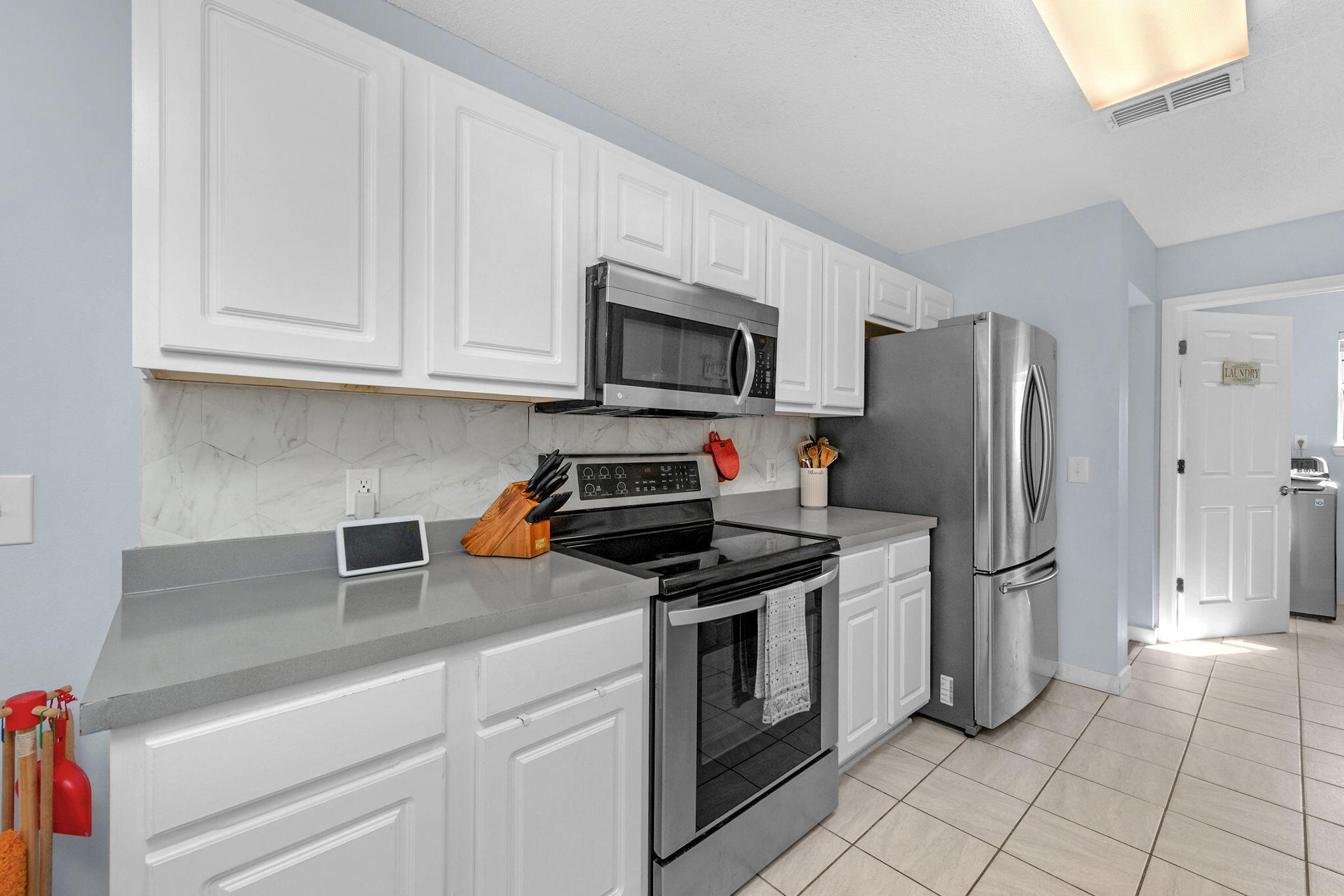 COUNTRYVIEW ESTATES 10TH ADDN - Residential