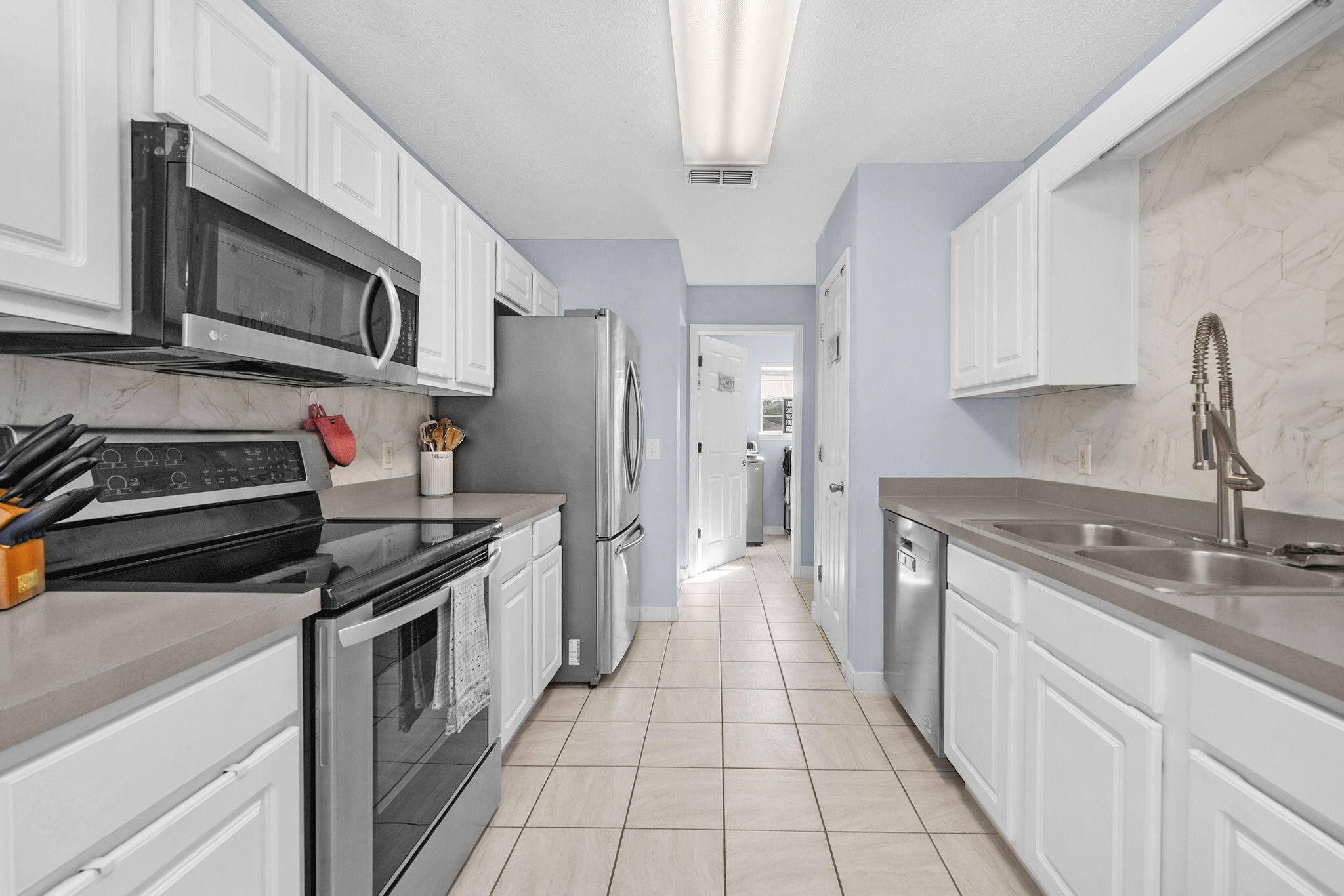 COUNTRYVIEW ESTATES 10TH ADDN - Residential