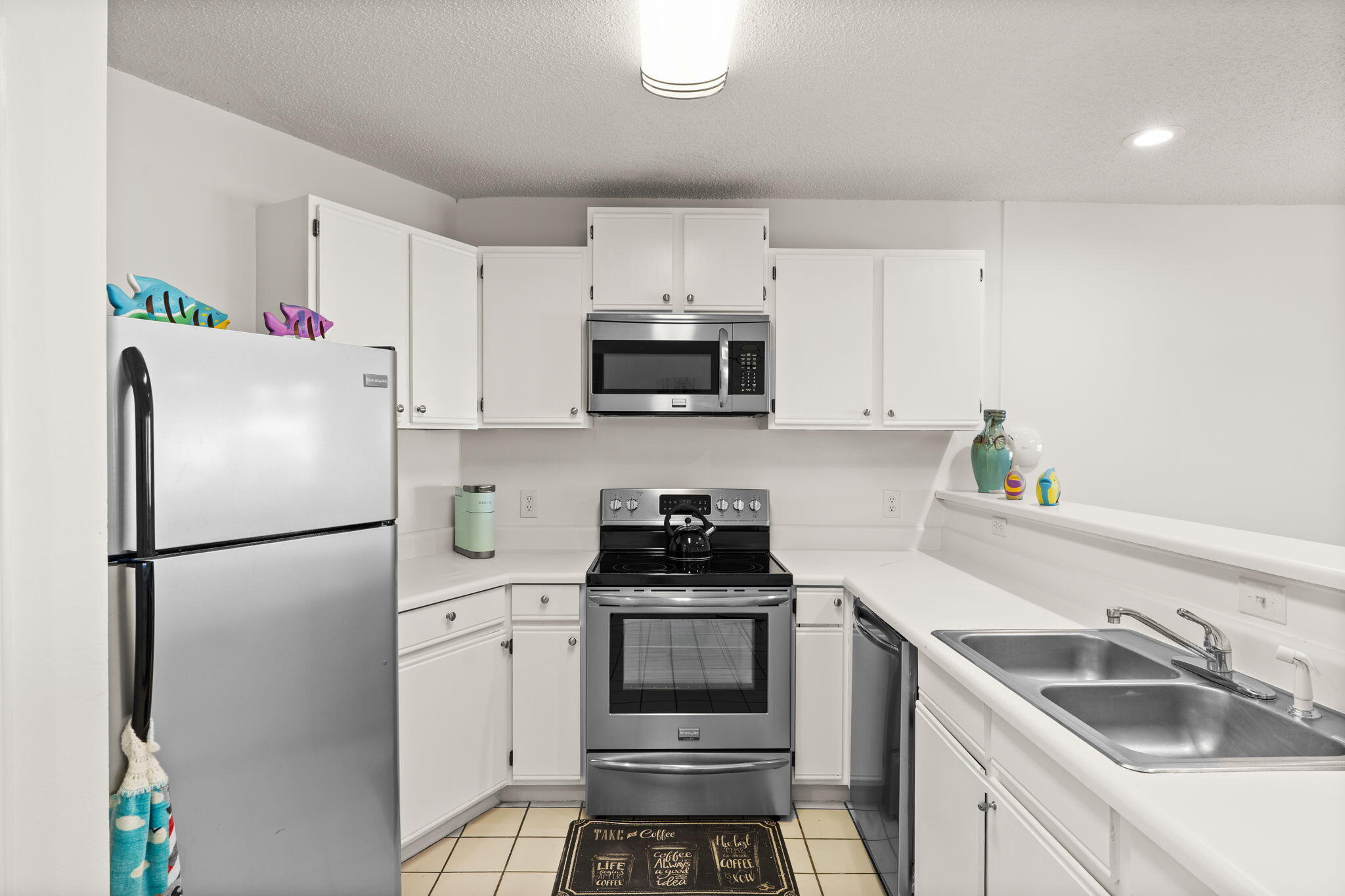 MARAVILLA CONDO 1 - Residential