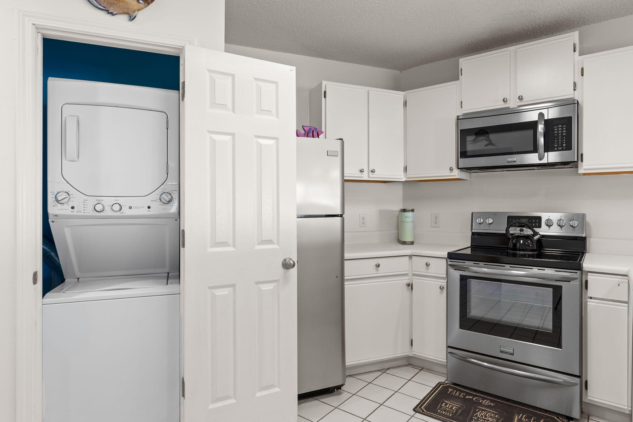 MARAVILLA CONDO 1 - Residential