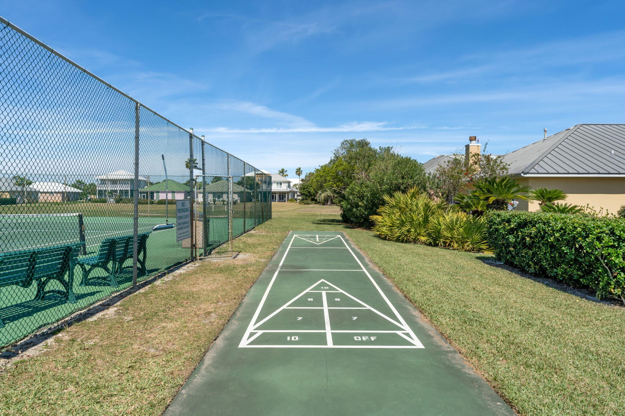 MARAVILLA CONDO 1 - Residential