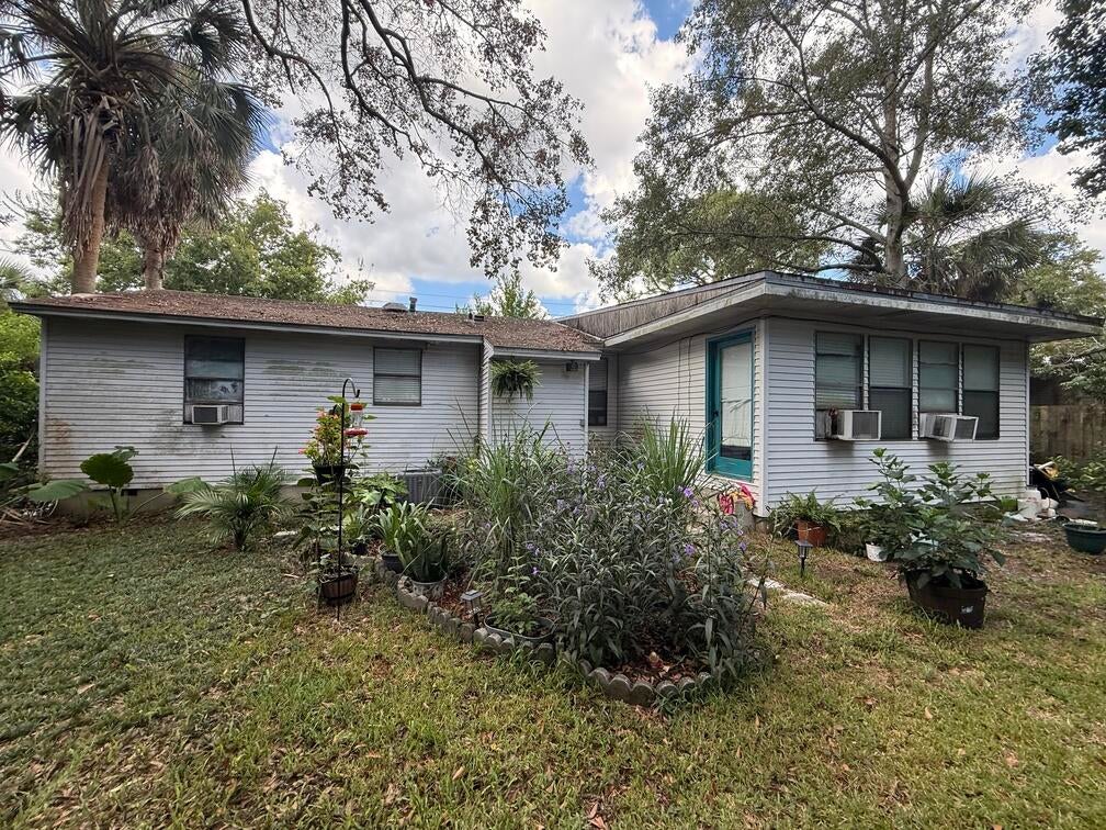 215 NE Highway Avenue