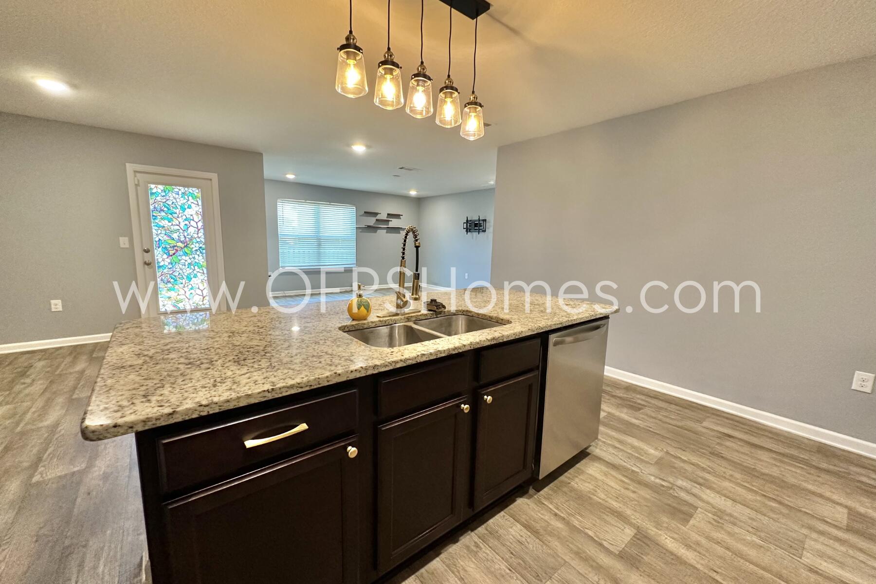 Redstone Commons - Residential Lease