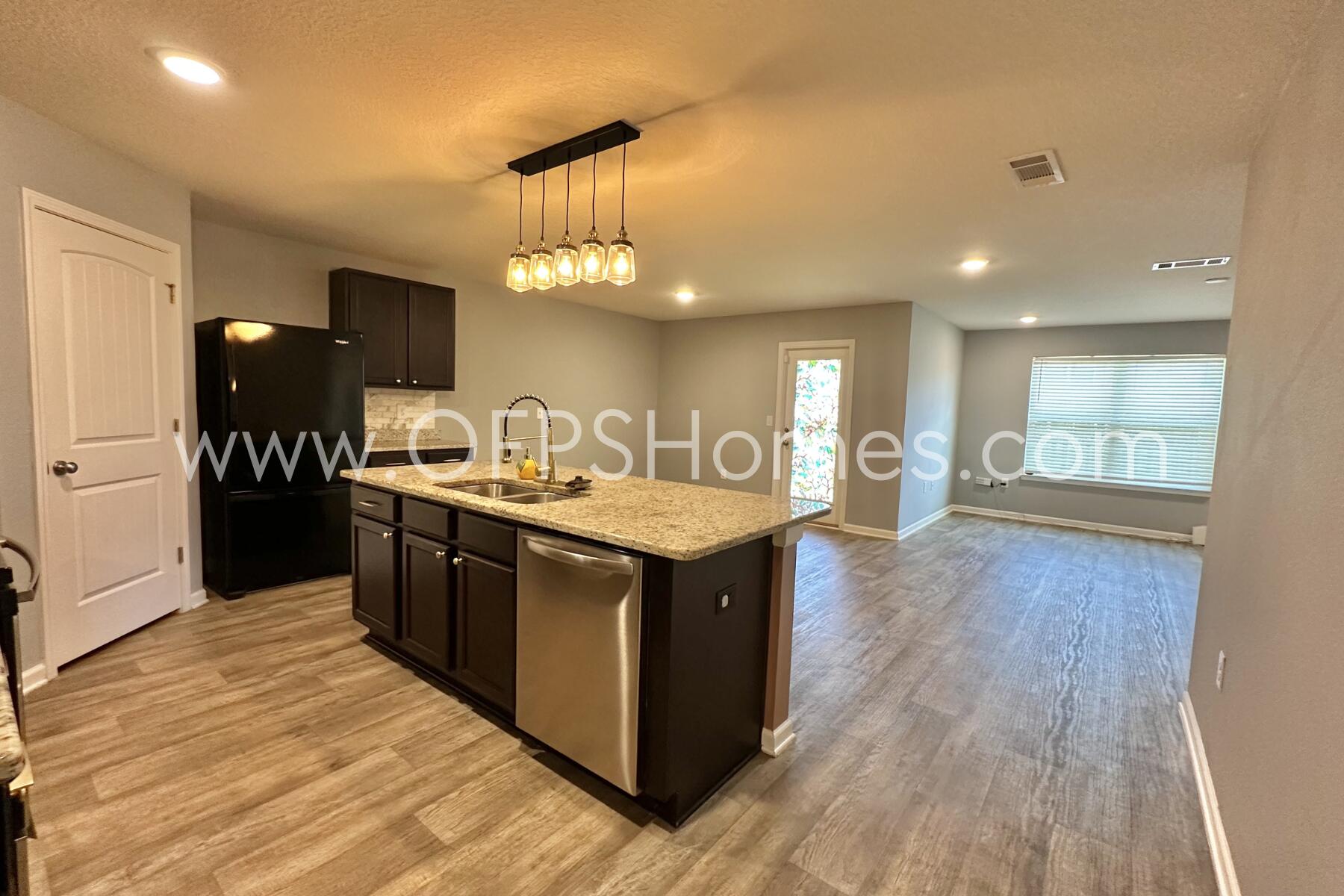 Redstone Commons - Residential Lease