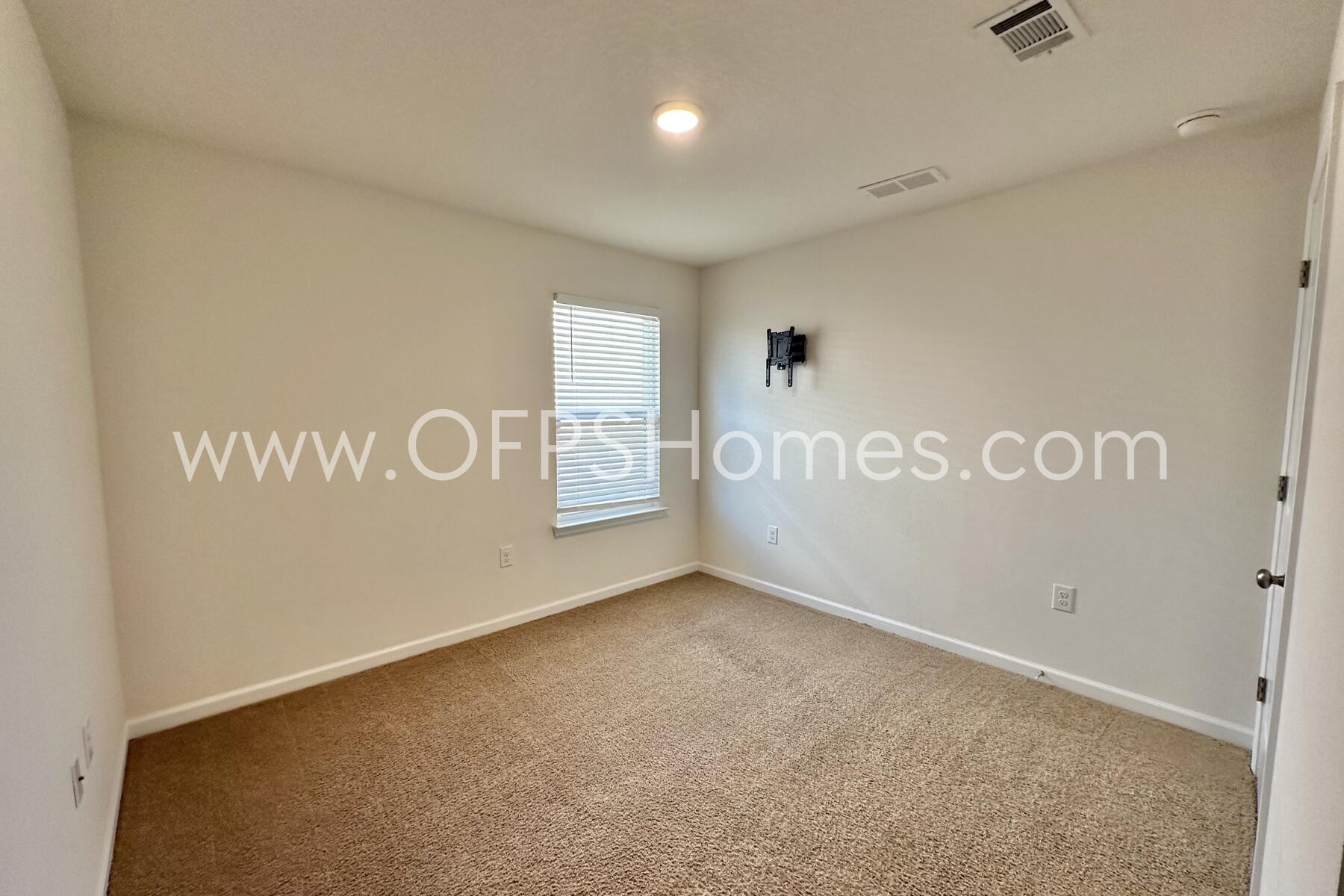 Redstone Commons - Residential Lease