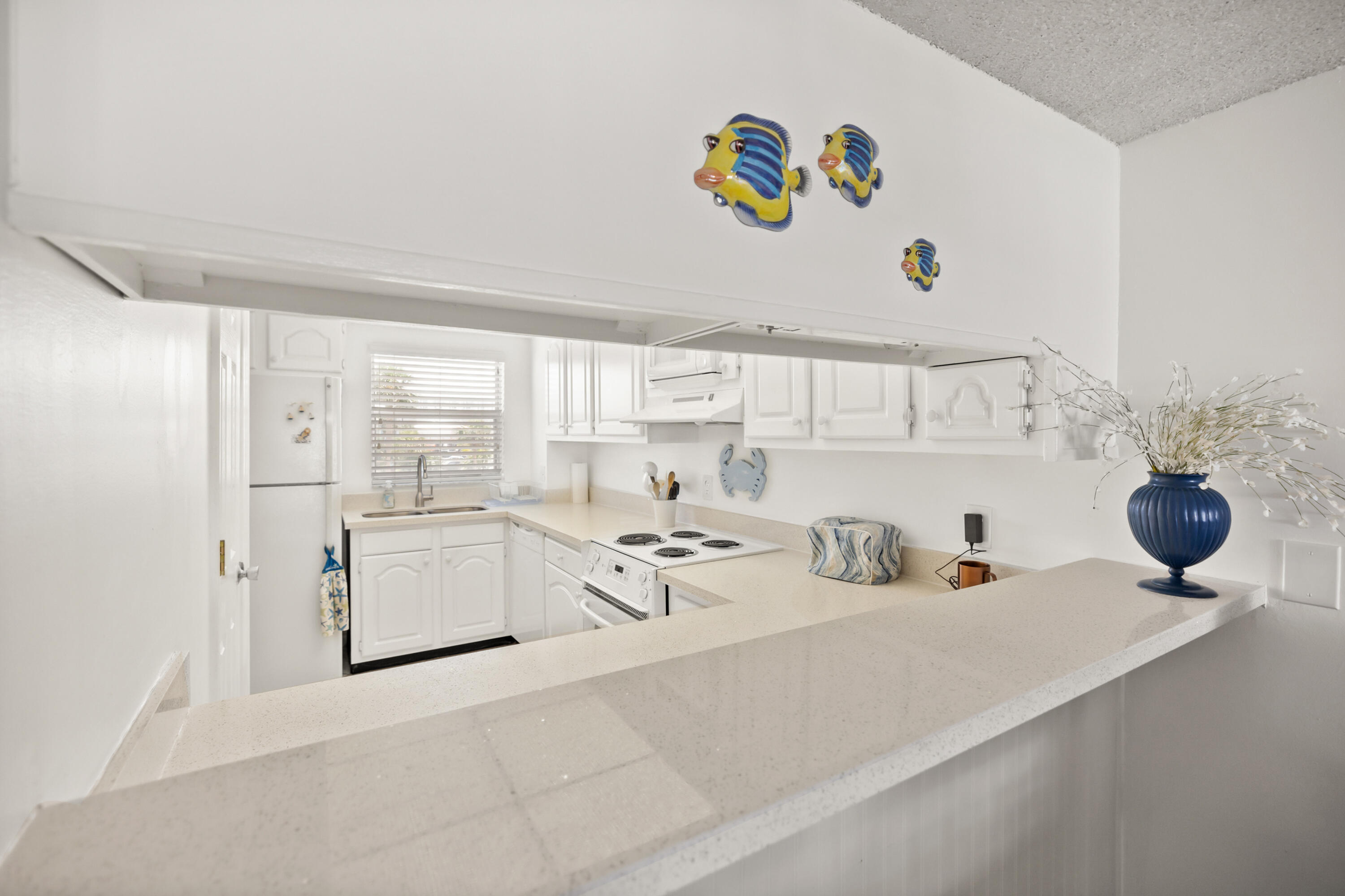 EL MATADOR CONDO - Residential Lease