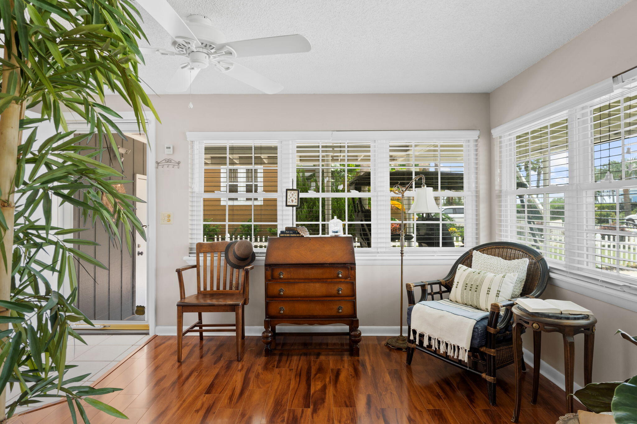 SANTA MONICA BEACH - Residential