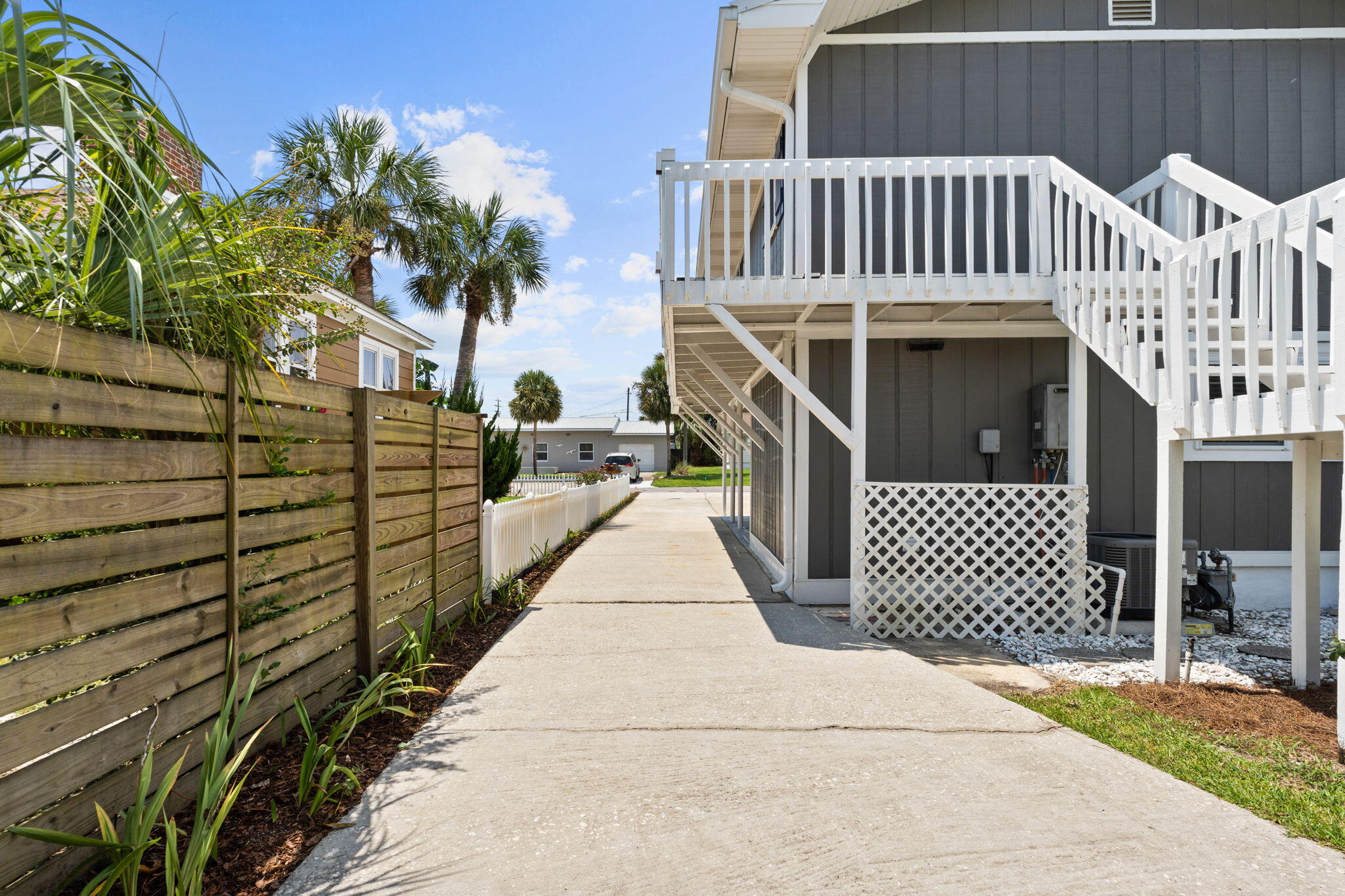 SANTA MONICA BEACH - Residential