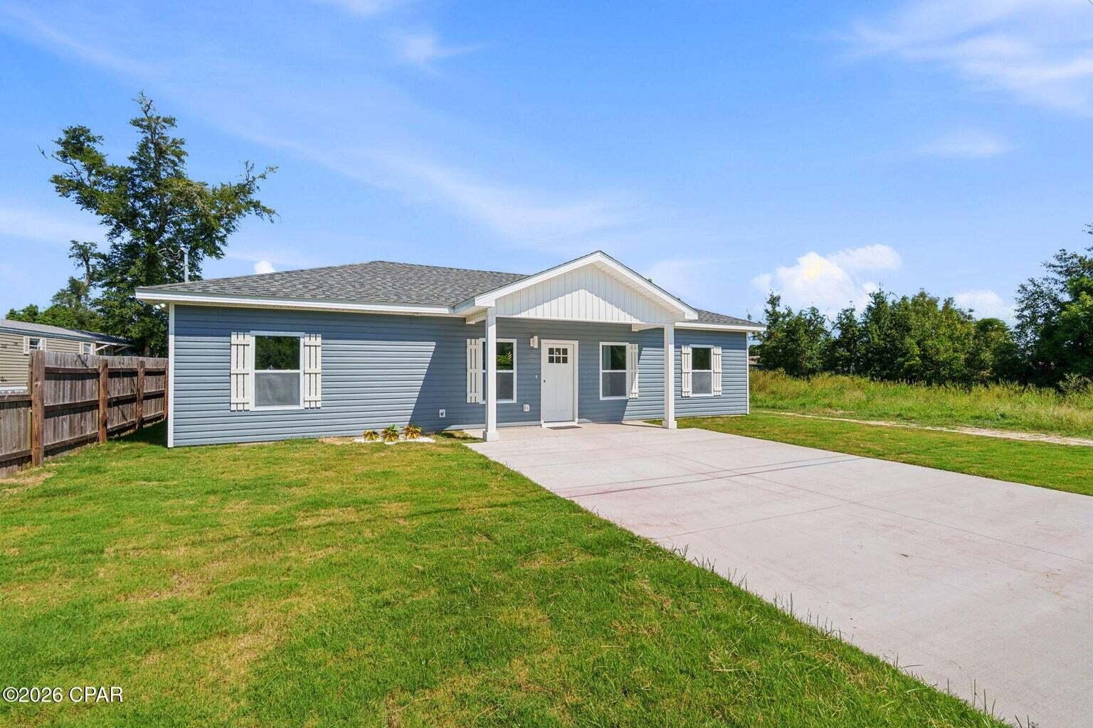 3715 E 13th Court