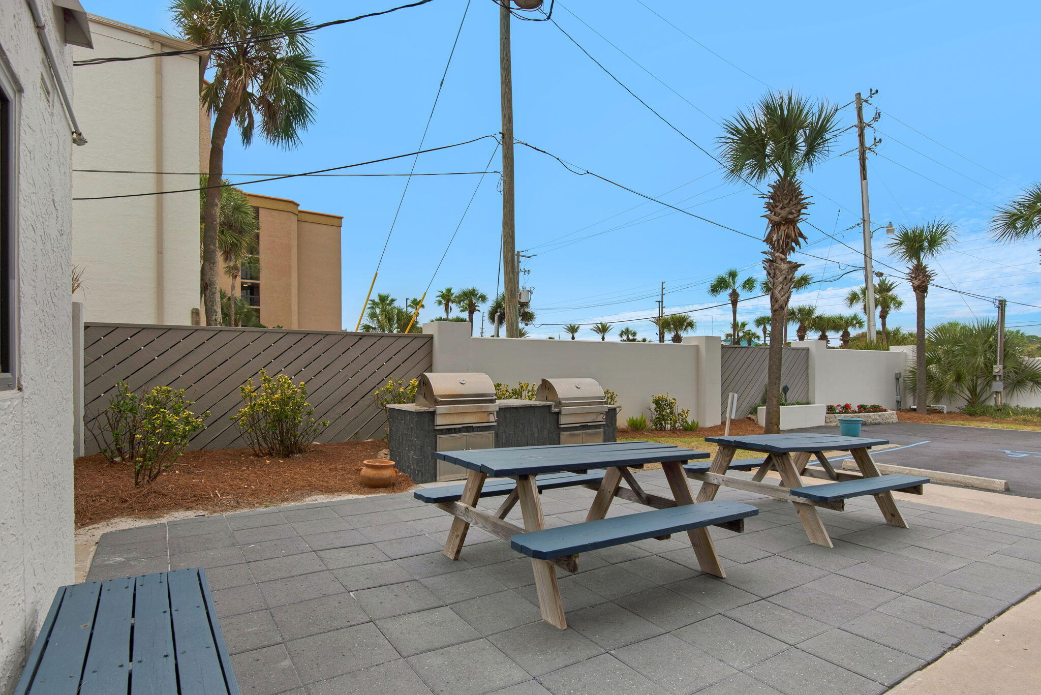 SURF DWELLER CONDO - Residential