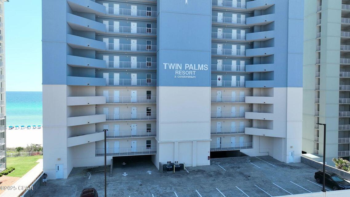Twin Palms Resort - Residential