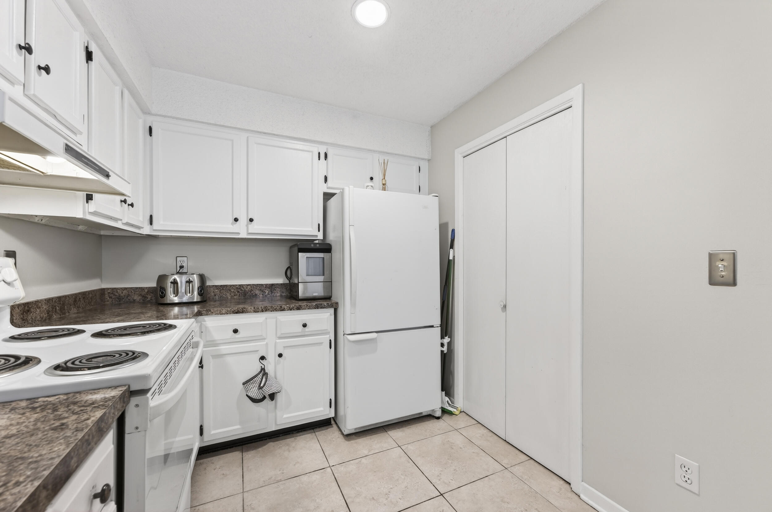 GARDEN OAKS CONDO - Residential