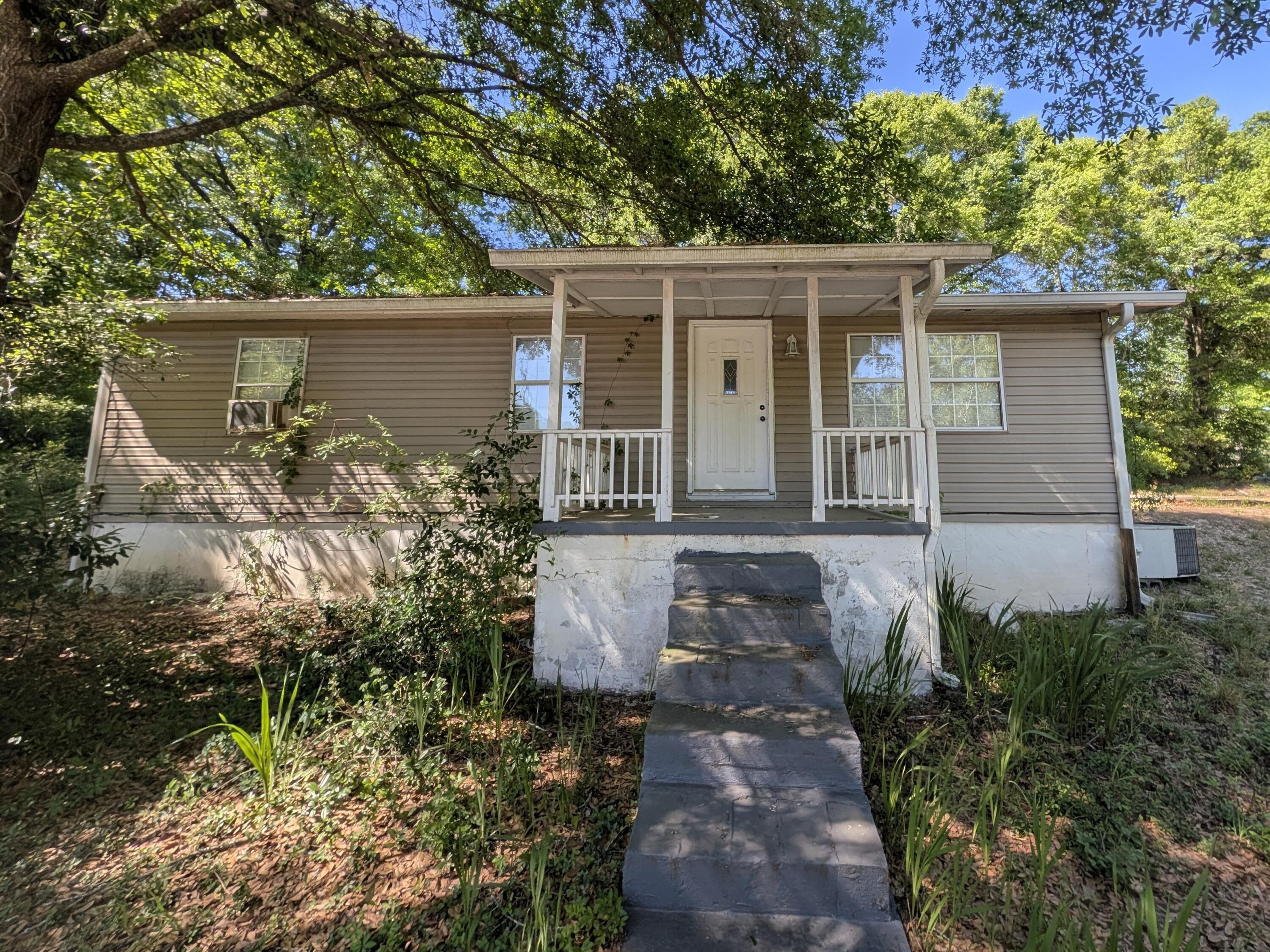 CRESTVIEW - Residential