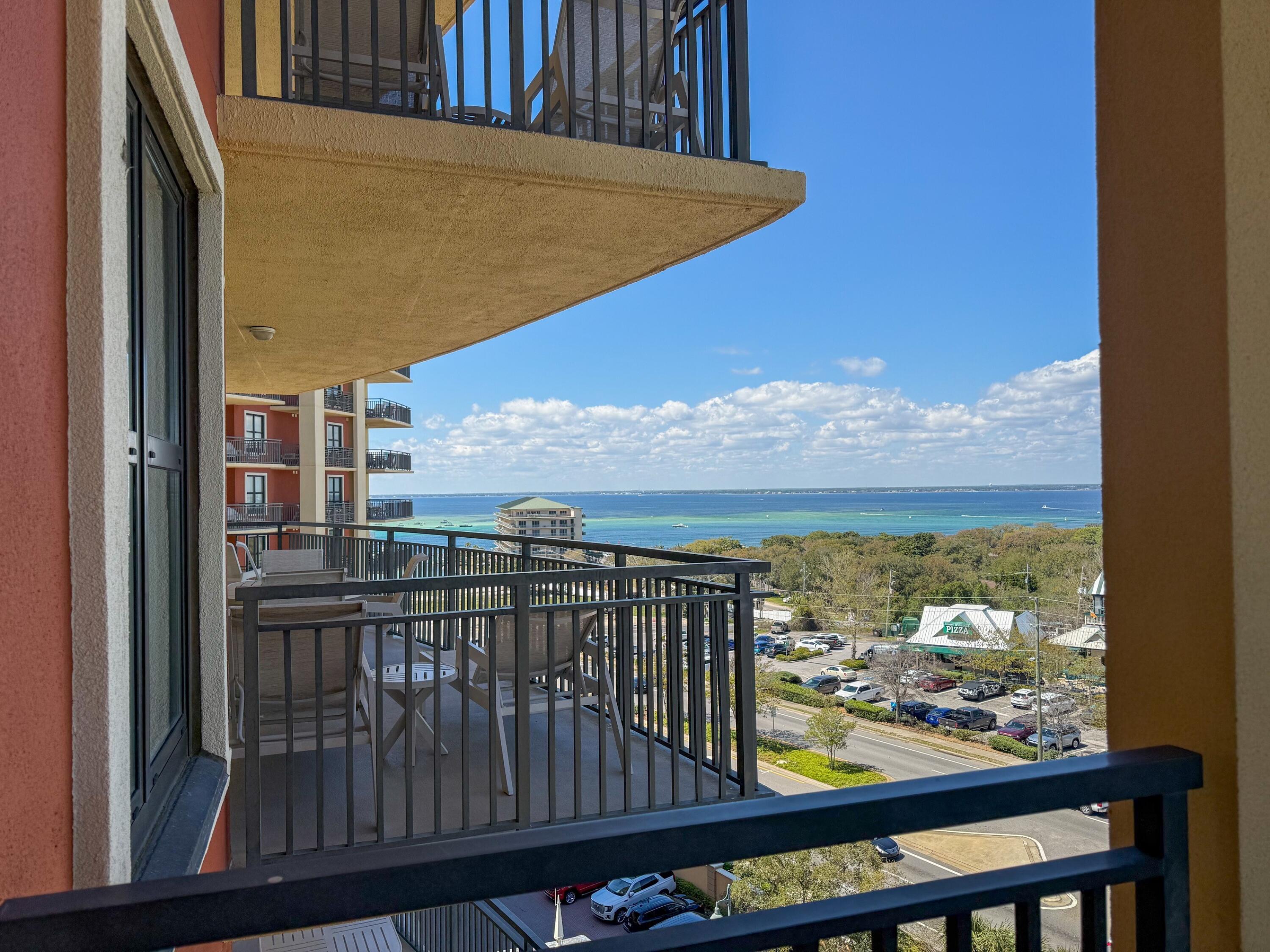 EMERALD GRANDE - Residential