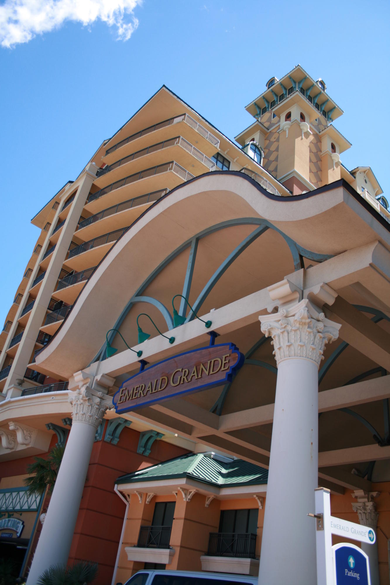 EMERALD GRANDE - Residential