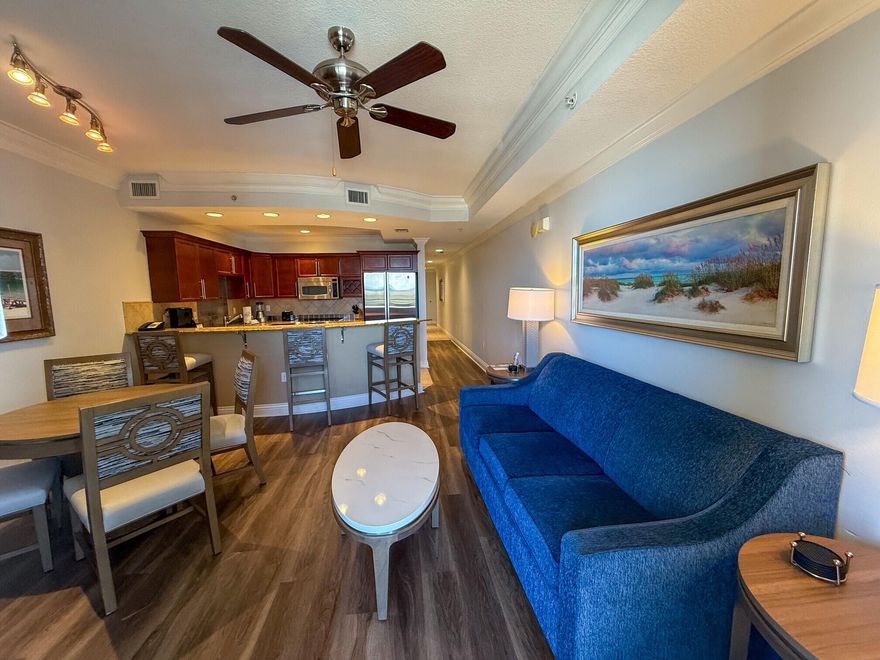 Fractional Ownership! Share E for sale. This share offers 6 weeks of usage each year in a one bedroom condo accommodating up to 6 guests. As a fractional owner, you'll have access to a wealth of amenities, including: The Spa at Emerald Grande, East Pass fitness center equipped with cardiovascular equipment and free weights, water beach shuttle service to our beach, Grande Vista Pool Deck for relaxation and leisure, and much more. This is a fantastic opportunity to own a share of a luxurious property in a prime location, offering unparalleled views and access to top-notch amenities.