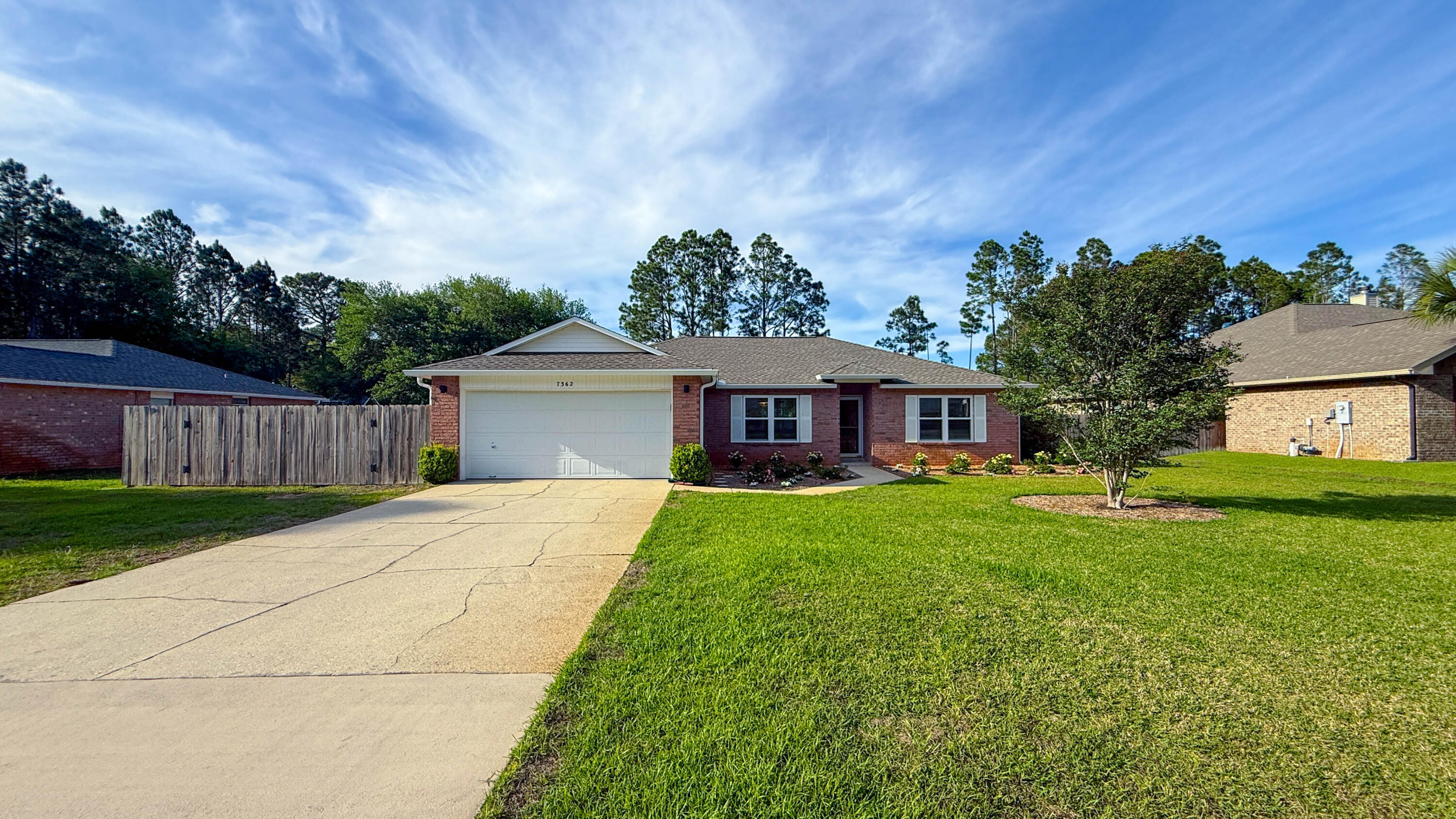 HOLLEY BY THE SEA - Residential