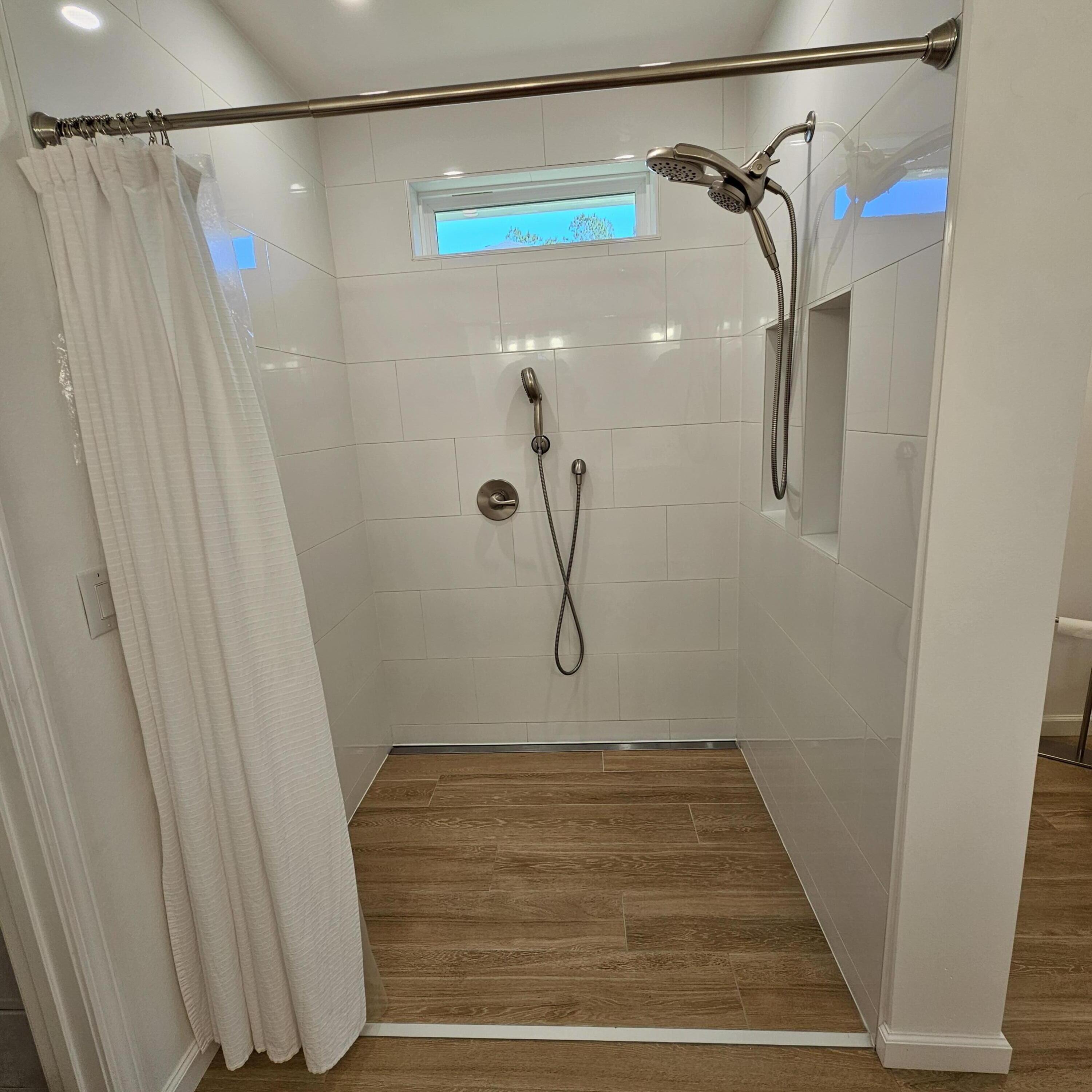 HOLLEY BY THE SEA - Residential