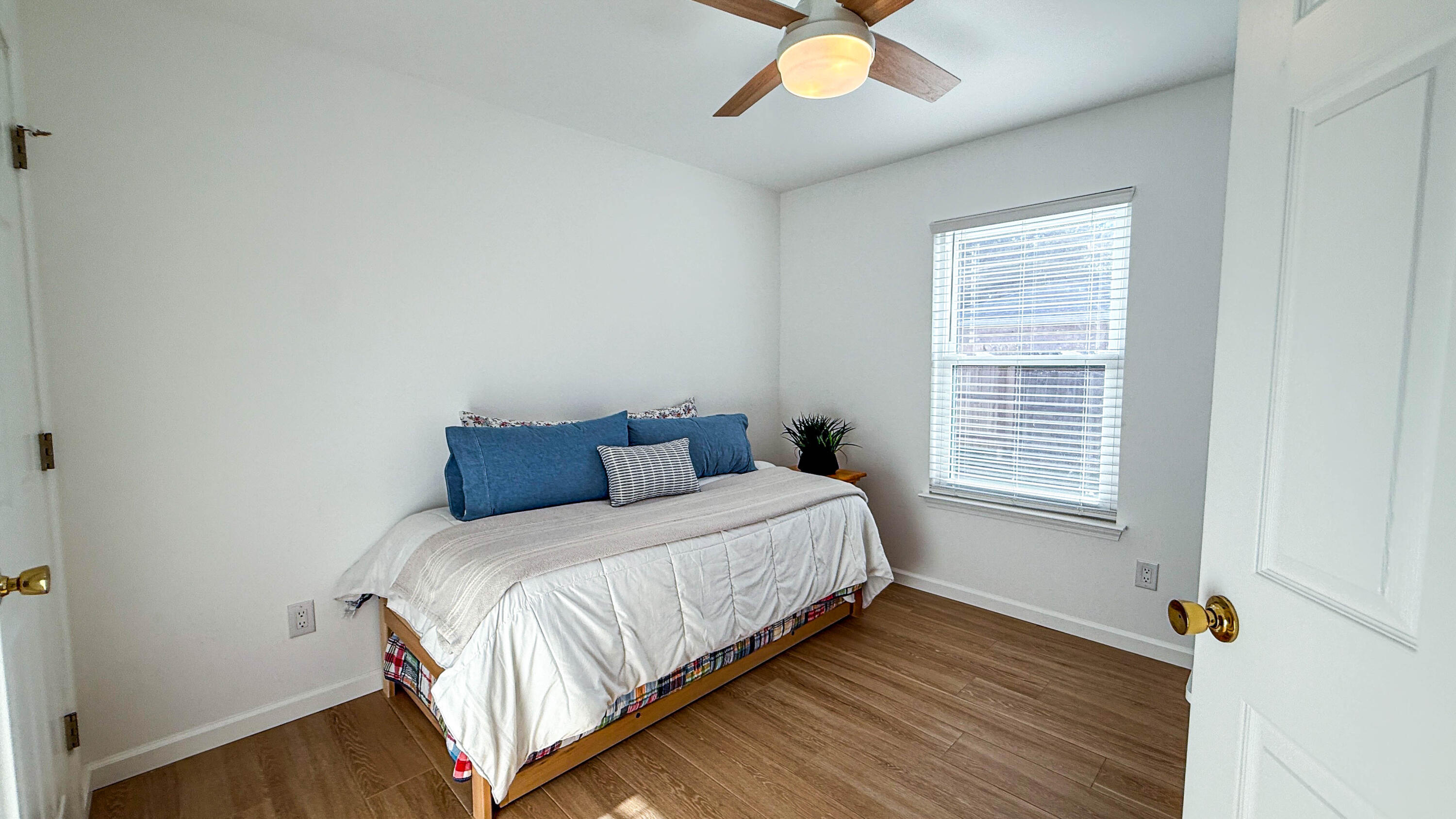 HOLLEY BY THE SEA - Residential