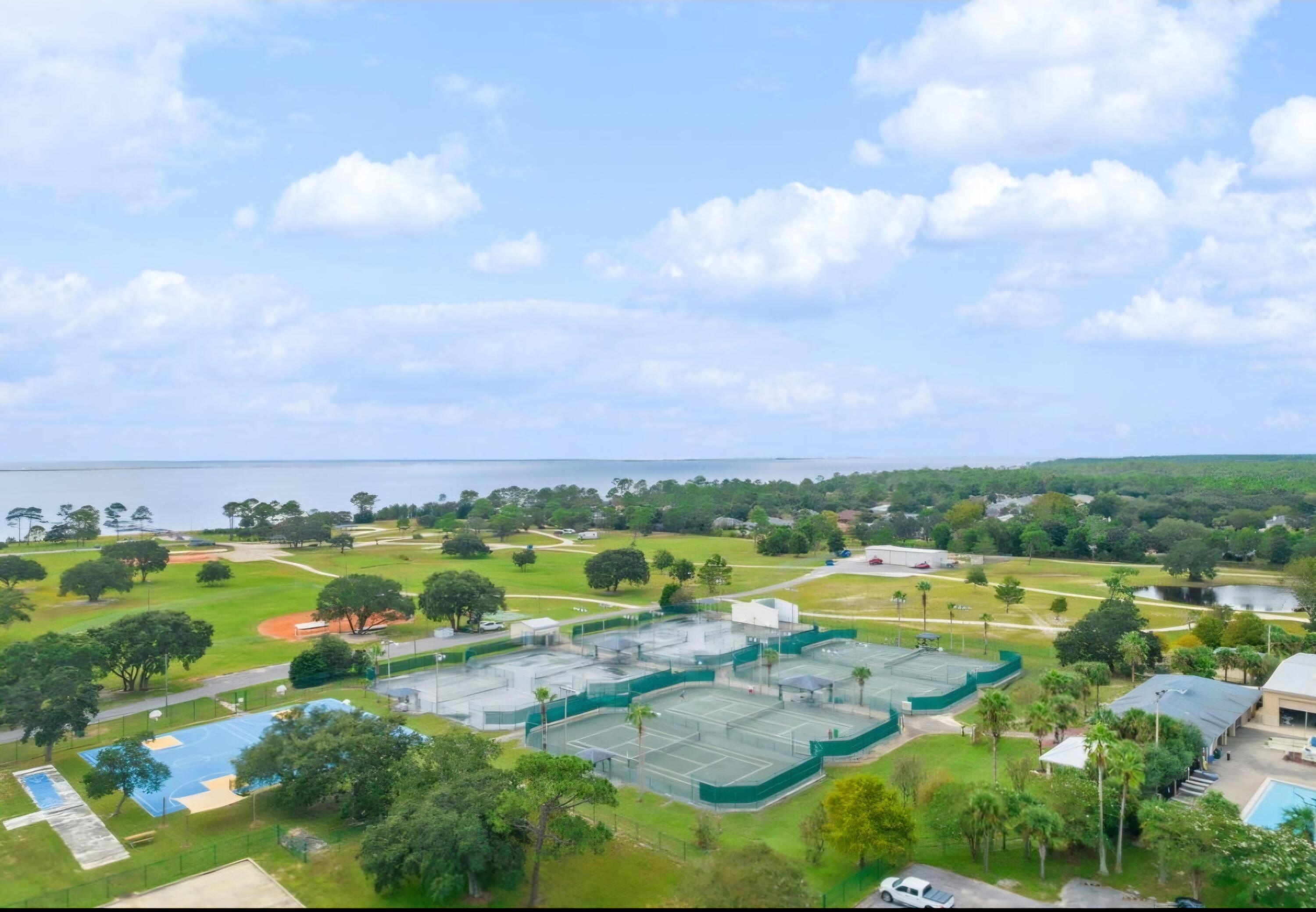 HOLLEY BY THE SEA - Residential