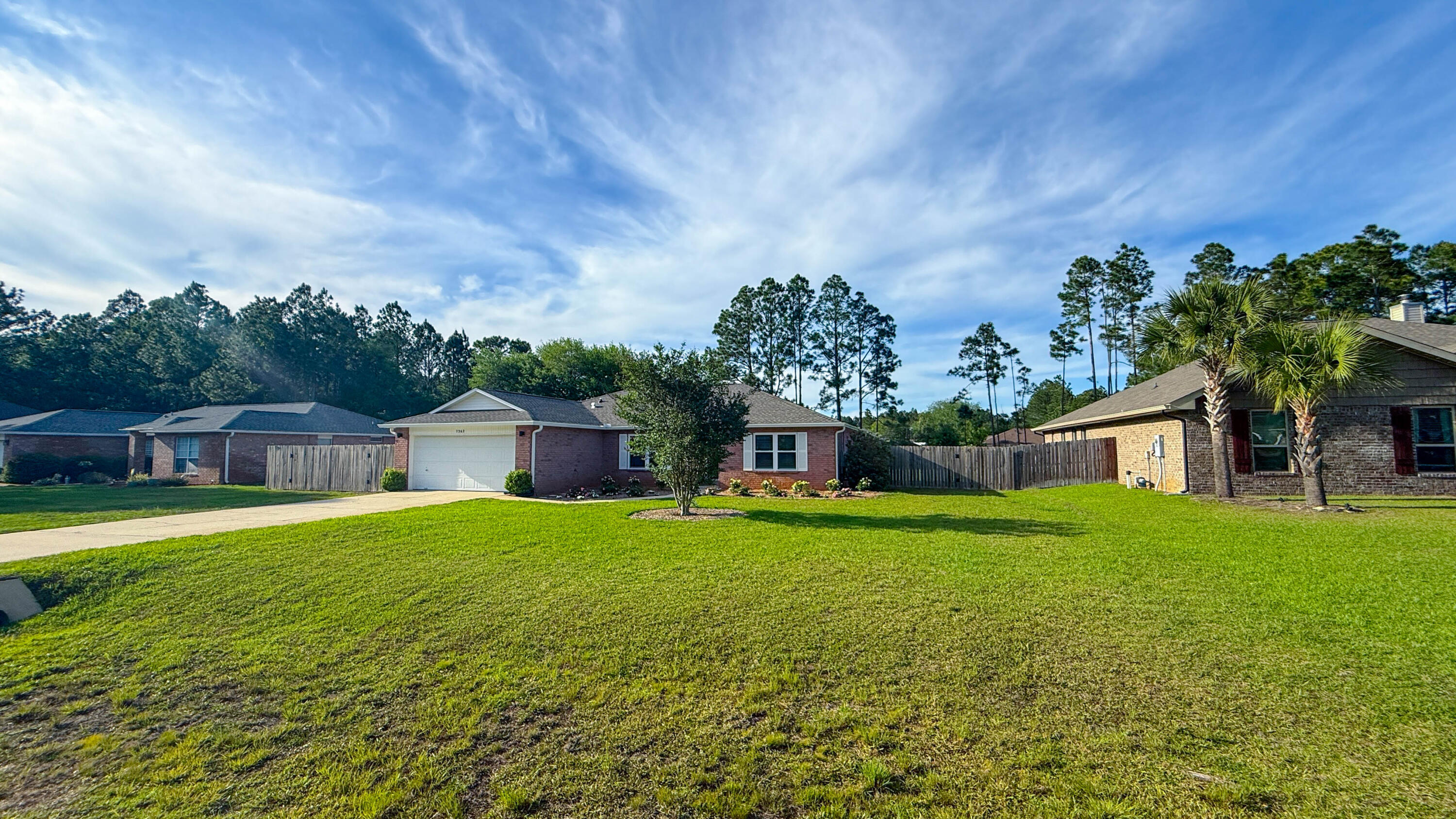 HOLLEY BY THE SEA - Residential